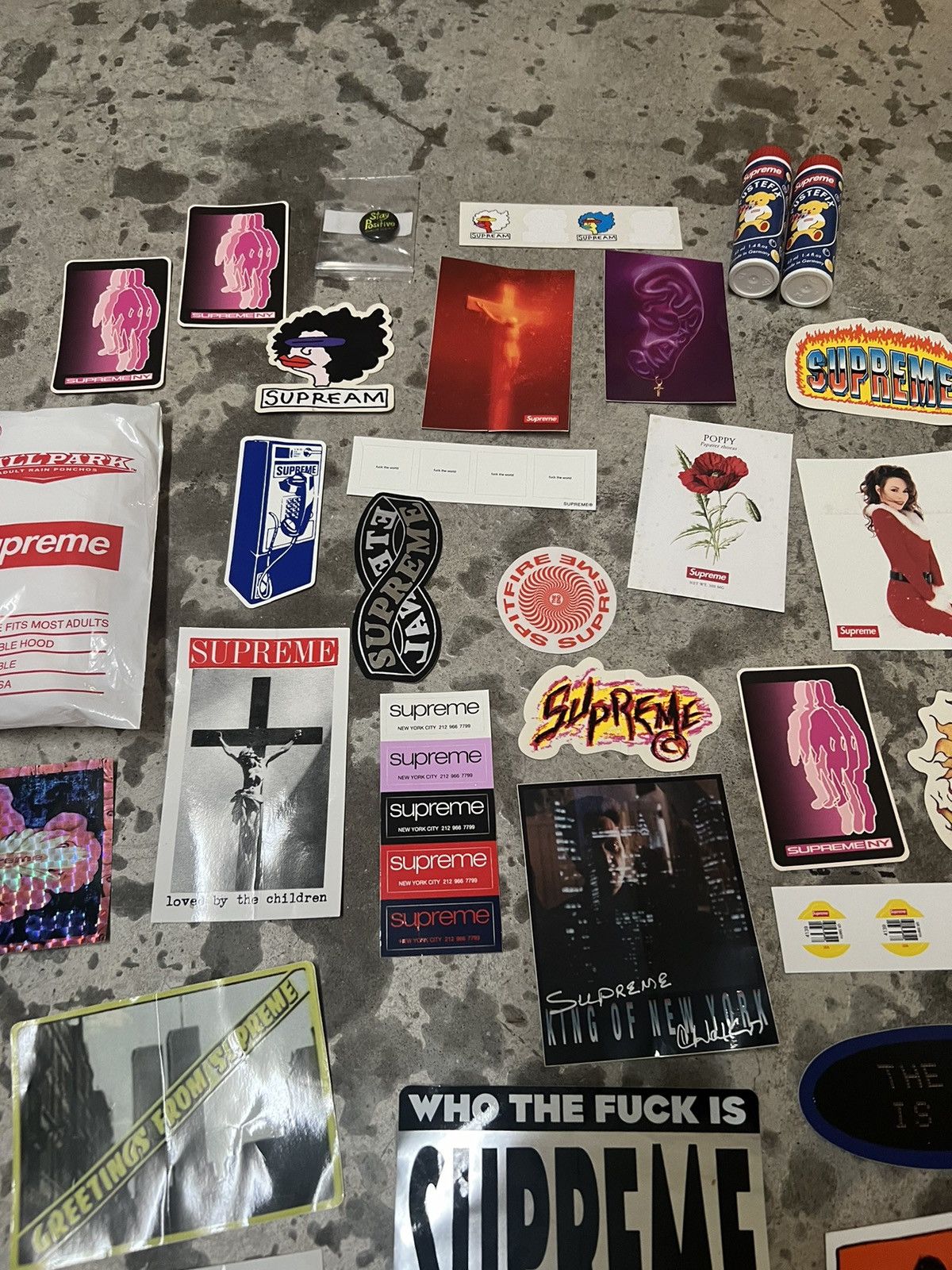 Supreme Supreme sticker and freebie accessory lot. Size ONE SIZE - 6 Thumbnail