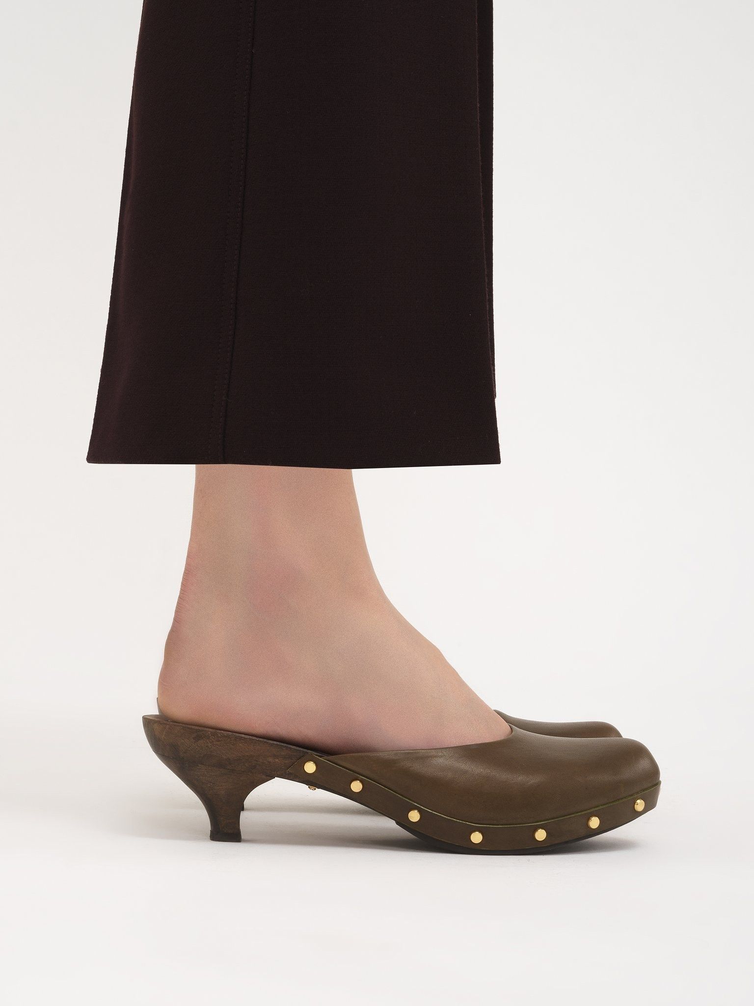 Chloe o1loc1c11025 Judith Clogs in Olive Size US 9 / IT 39 - 2 Thumbnail