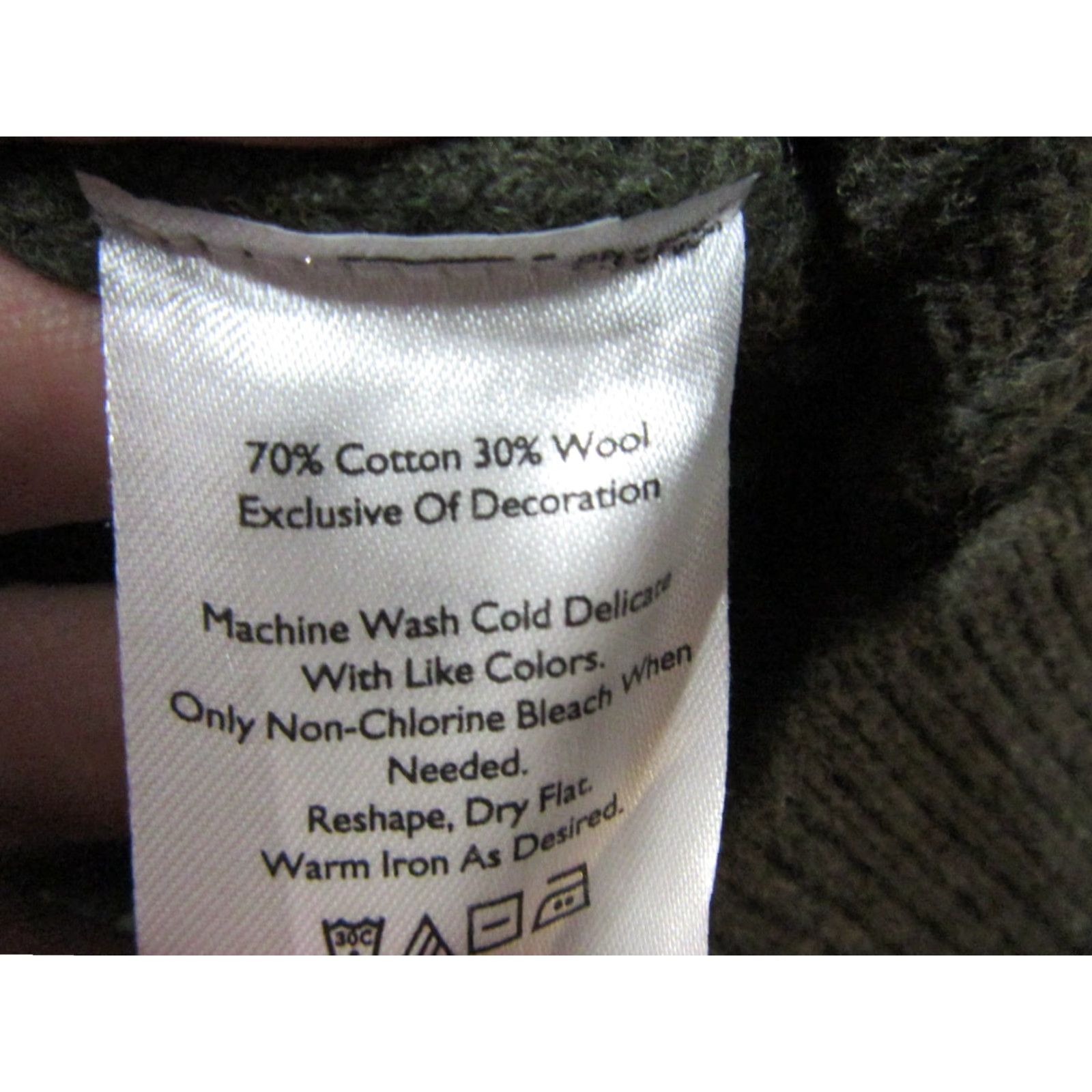 Eddie Bauer VINTAGE: No (but must avoid adding "N/A"); Omit. Sorry. Size US L / EU 52-54 / 3 - 6 Thumbnail