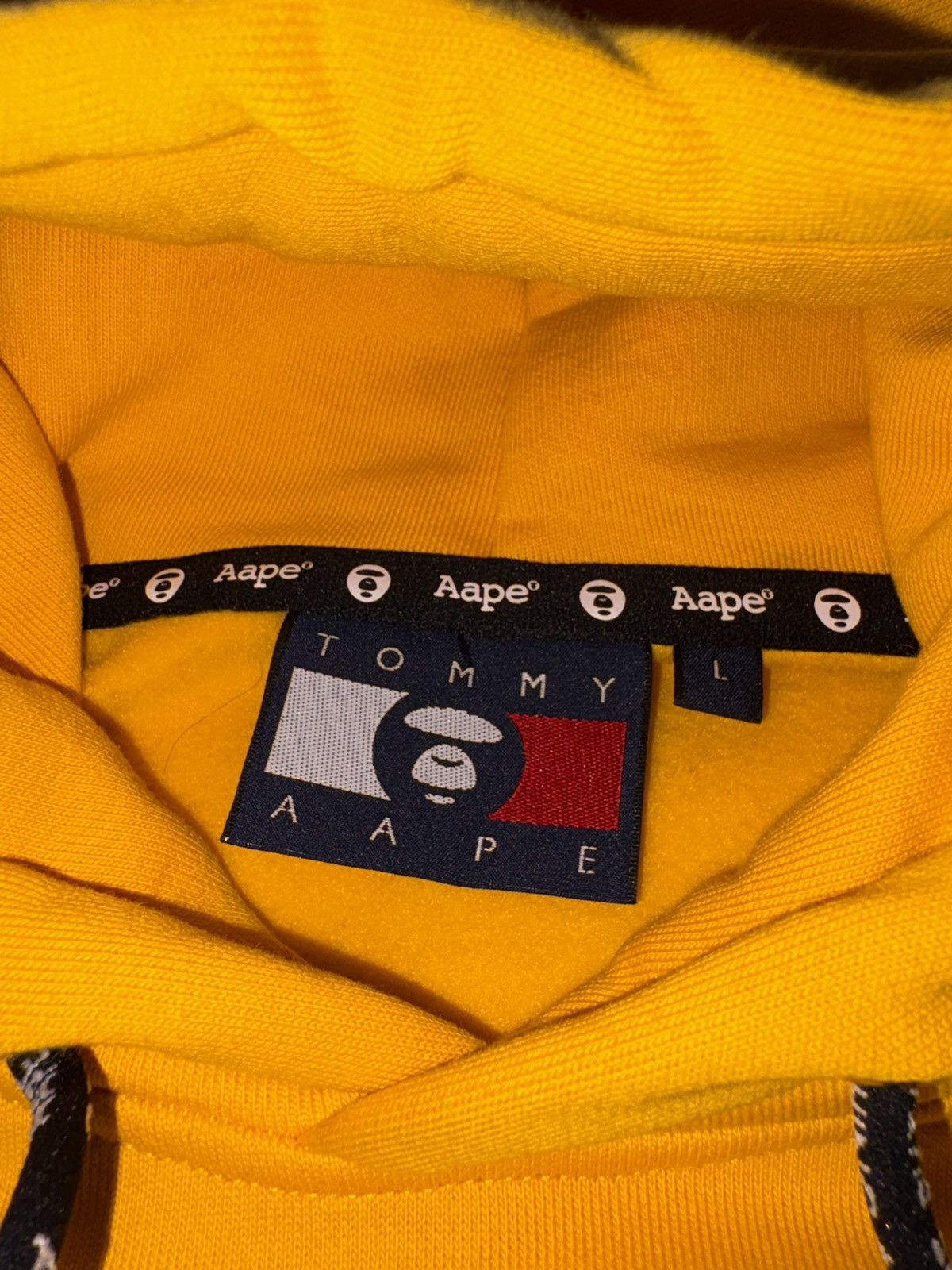 Aape × Tommy Hilfiger Bape x Tommy Hilfiger Hoodie 🦧 Size US L / EU 52-54 / 3 - 5 Thumbnail