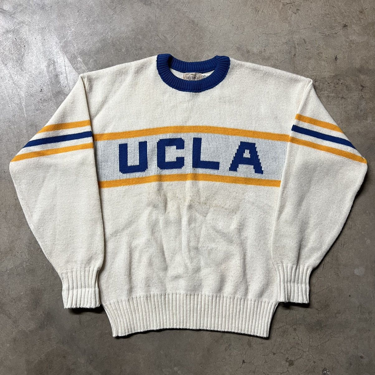Vintage Vintage 80’s UCLA Cliff Engle 🇺🇸 Wool Knit Sweater Size US M / EU 48-50 / 2 - 1 Thumbnail