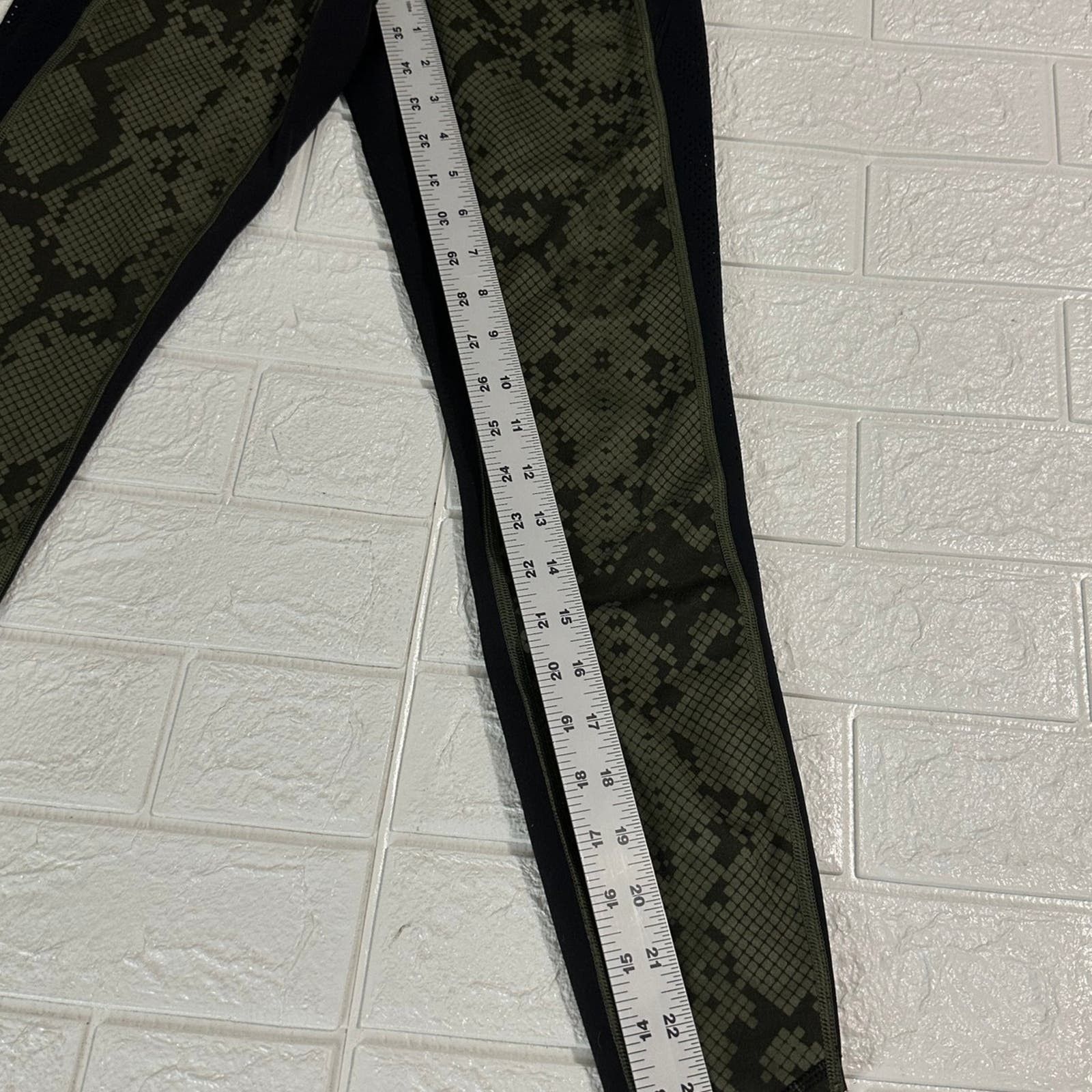 Lululemon Lululemon Leggings size 4 Size 27" / US 4 / IT 40 - 6 Thumbnail
