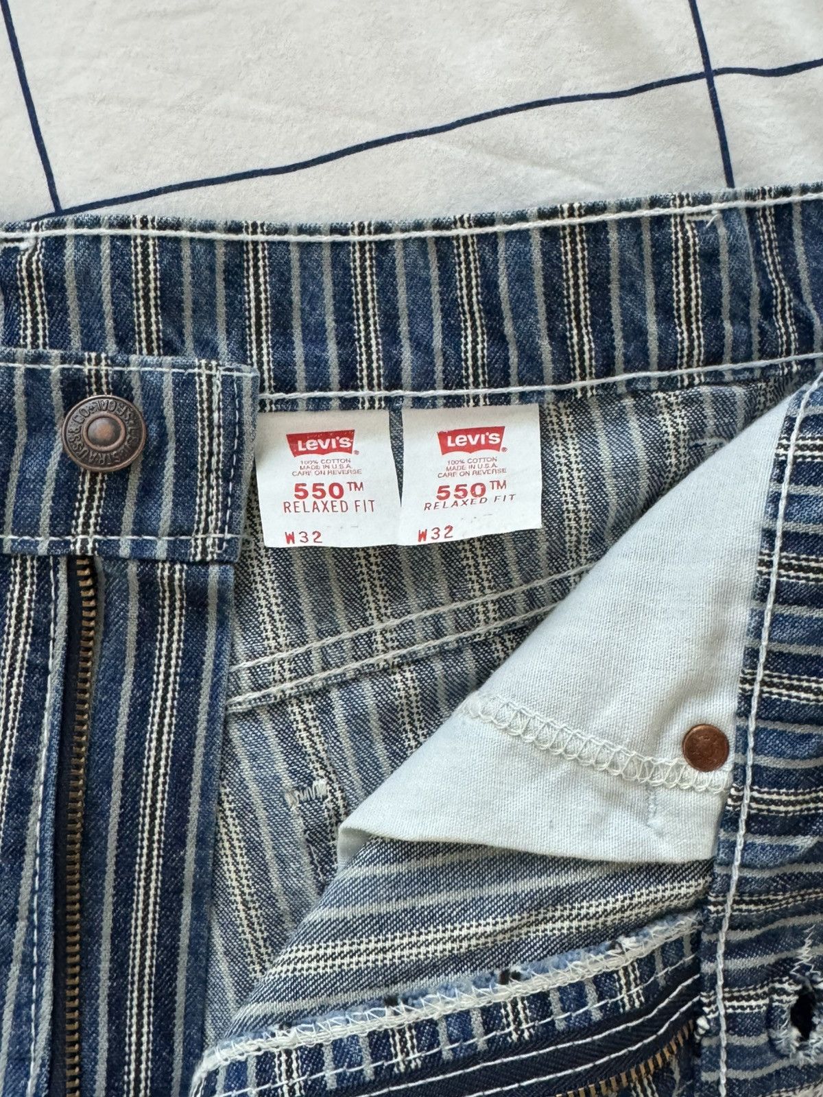 Levi's DEADSTOCK Rare 90s Levis Orange Tab 550 Striped Denim Shorts Size US 32 / EU 48 - 4 Thumbnail