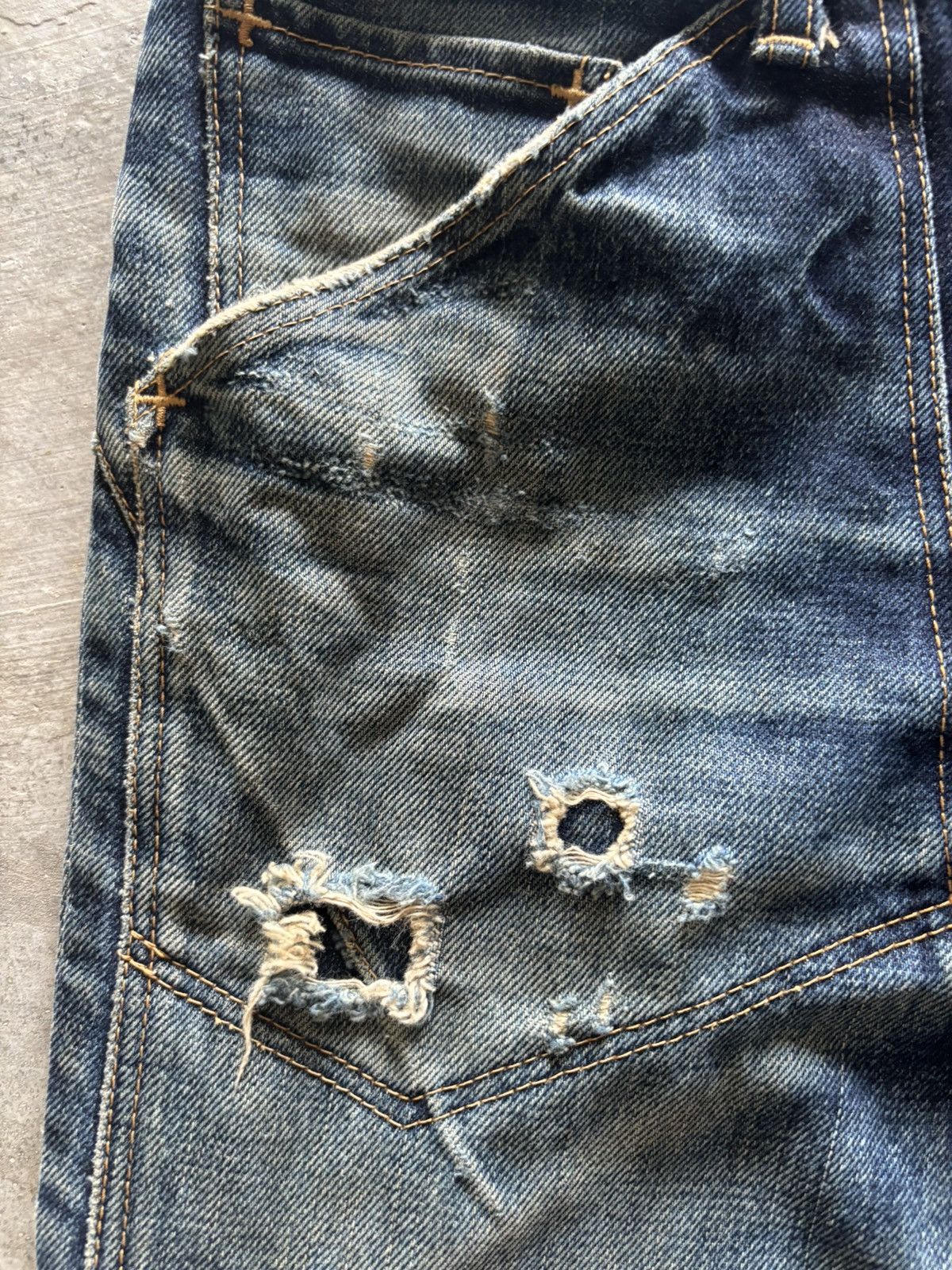 Number (N)ine DISTRESSED NUMBER (N)INE BIRDS DOUBLE KNEE CARPENTER DENIM Size US 32 / EU 48 - 10 Thumbnail