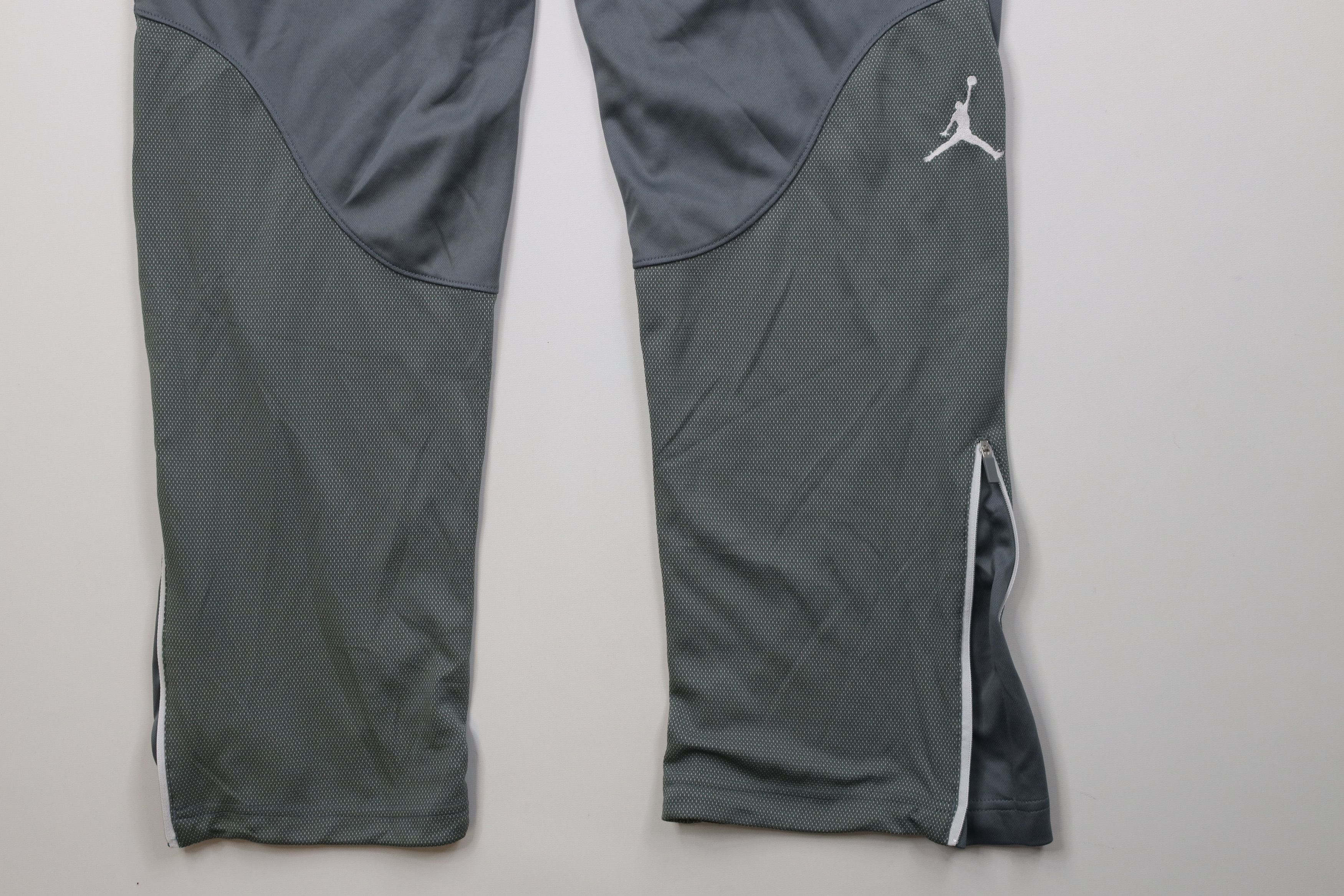 Nike Vintage Y2K Nike Air Jordan Sweatpants Pants Gray Silver Size US 38 / EU 54 - 13 Thumbnail