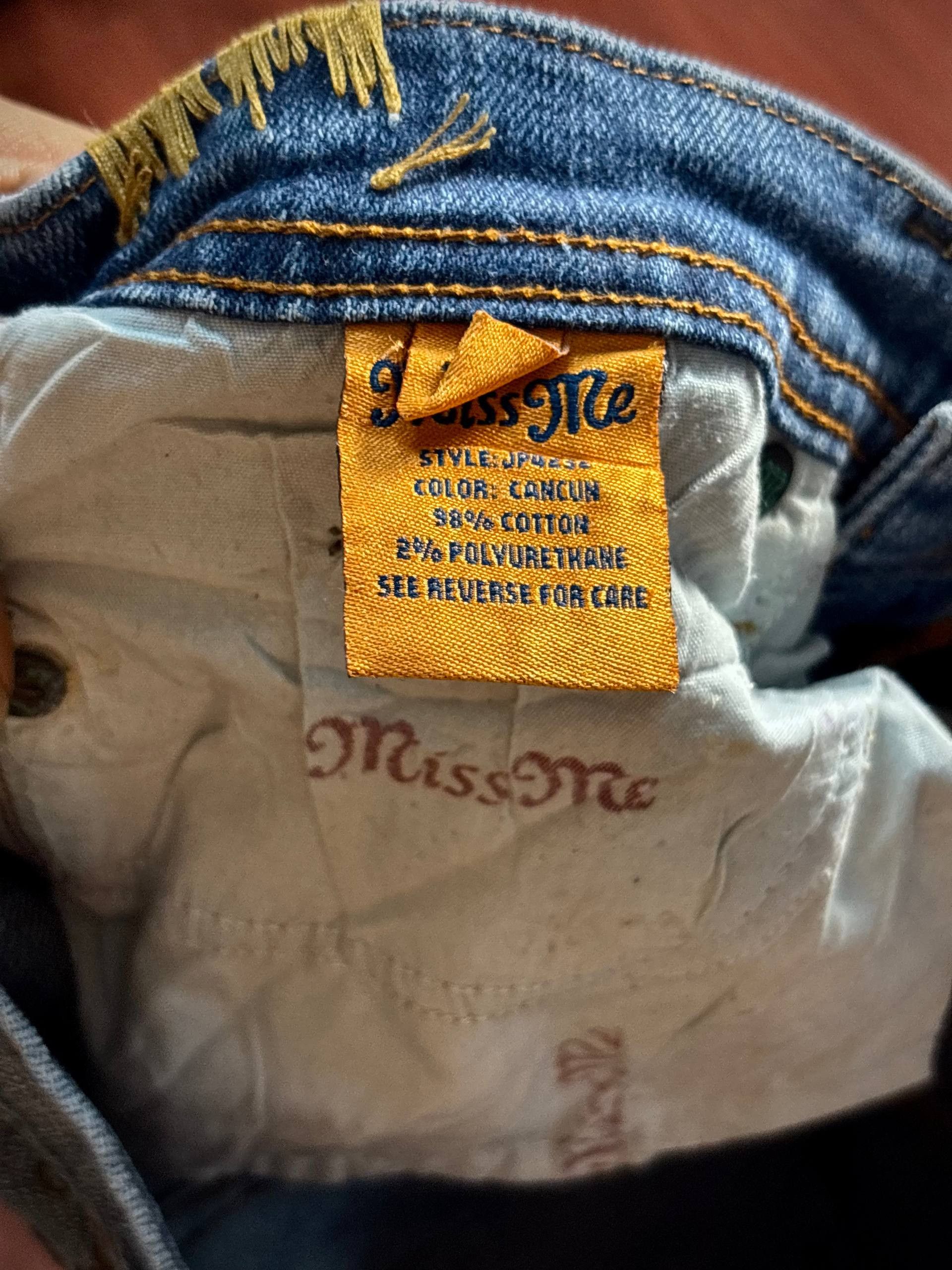 Miss Me Vintage Y2K Miss Me Distressed Studded Front Hit Flare Pants Size 30" / US 8 / IT 44 - 5 Thumbnail
