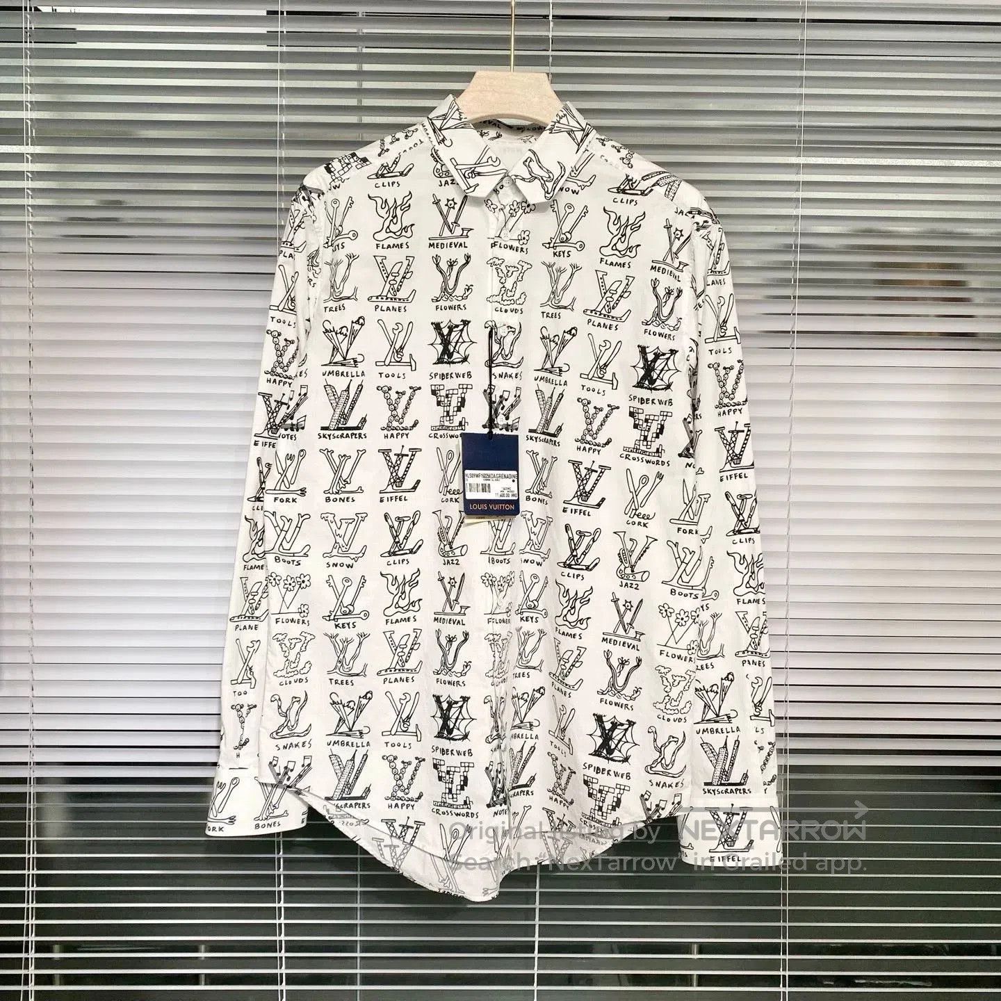 Louis Vuitton LV Long-Sleeve Logo Print Shirt. Size US L / EU 52-54 / 3 - 1 Thumbnail