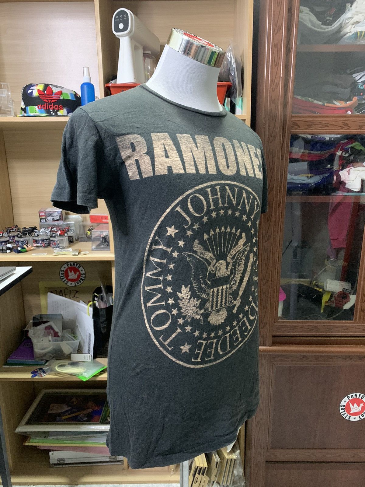 If Six Was Nine Ramones T Shirt 2012 Band Tees Size US XS / EU 42 / 0 - 5 Thumbnail