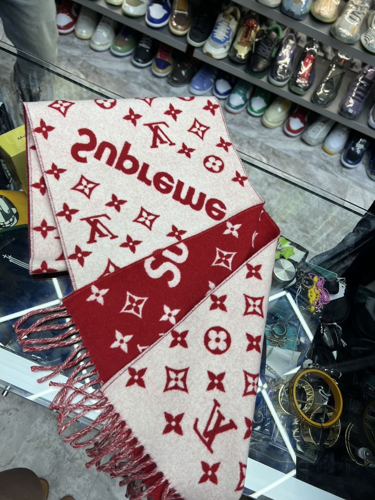 Louis Vuitton Louis Vuitton x Supreme Scarf Size ONE SIZE - 4 Thumbnail