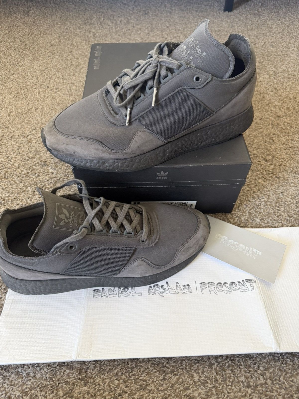 Adidas × Daniel Arsham Daniel Arsham Adidas New York Present Size US 11 / EU 44 - 2 Thumbnail