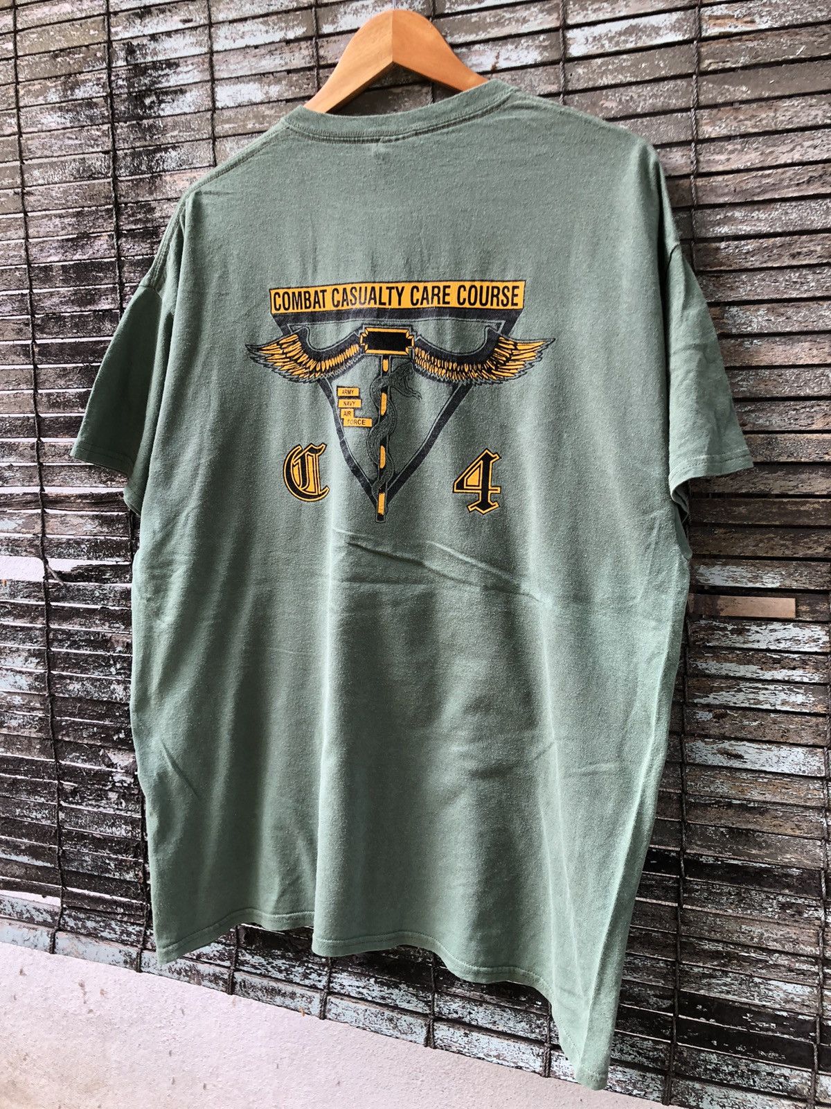 Japanese Brand Vintage Y2K C4 Combat Casualty Care Course Tee Size US XL / EU 56 / 4 - 5 Thumbnail