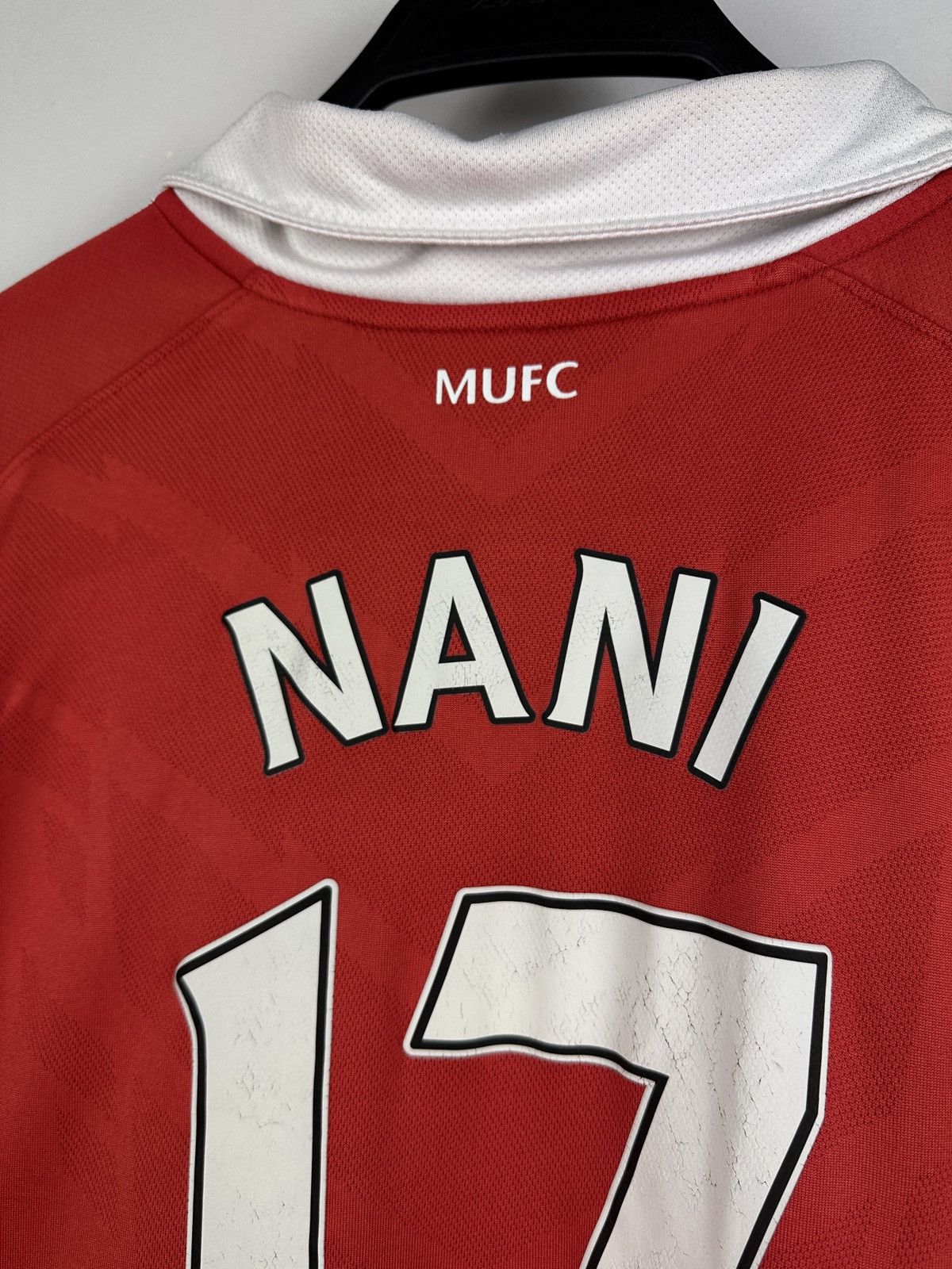 Nike Nani #17 2010-11 Nike Manchester United Soccer Jersey Size US L / EU 52-54 / 3 - 6 Thumbnail