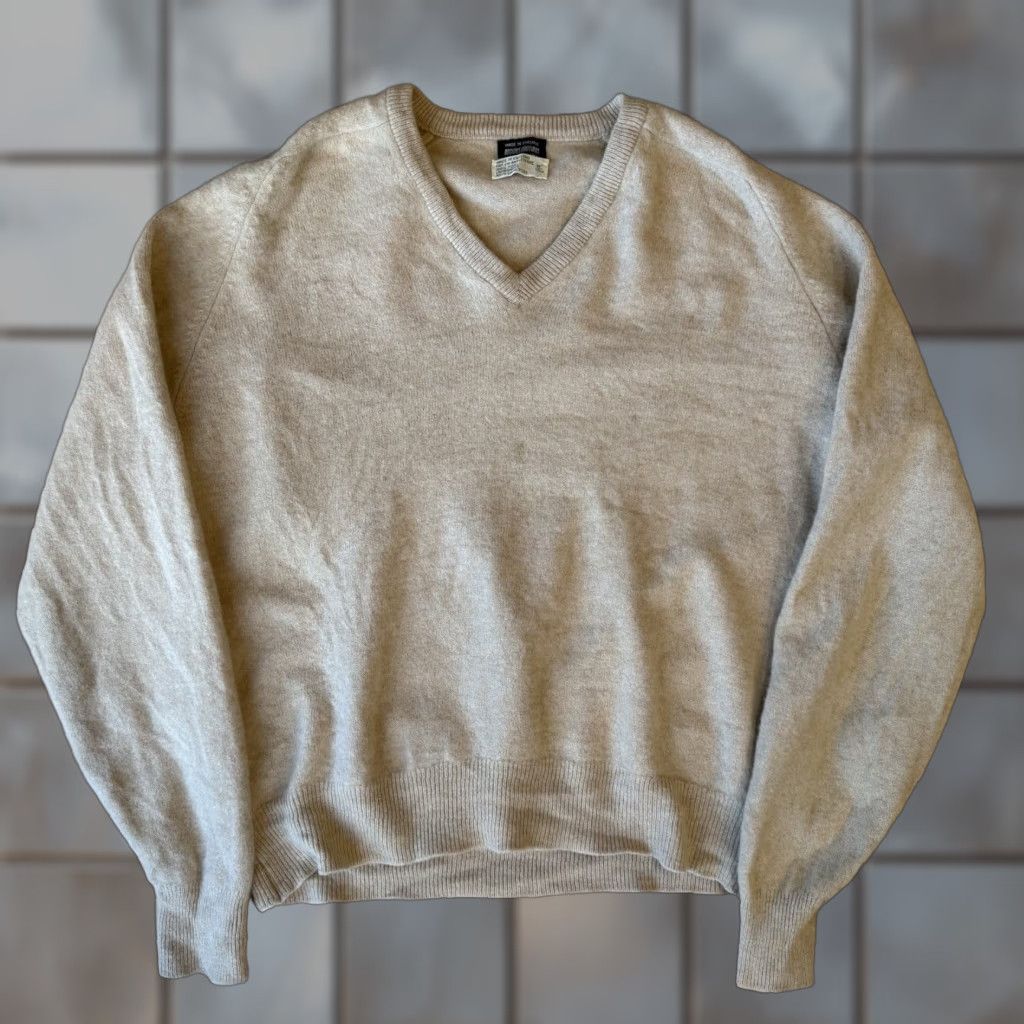 Brooks Brothers Vintage Brooks Brothers Lambswool Sweater Small Beige V Neck Mens Wool Pullover Knit Regular Solid Fashion Pattern Ac?t? Size US S / EU 44-46 / 1 - 1 Thumbnail