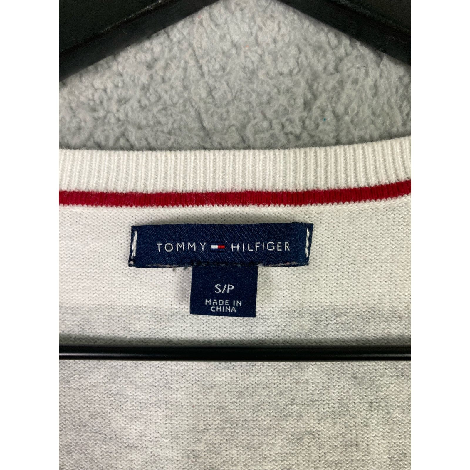 Tommy Hilfiger Tommy Hilfiger Women's Striped V-Neck Sweater Small Casual Size S / US 4 / IT 40 - 2 Thumbnail