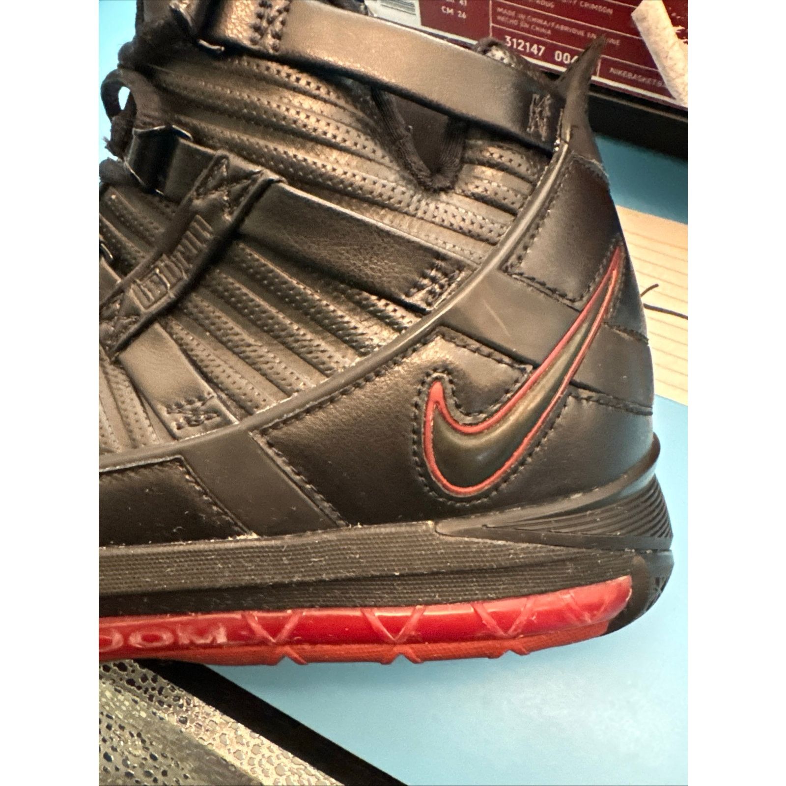 Nike Nike Zoom Lebron III Black Crimson m8 w9.5 Size US 8 / EU 41 - 12 Thumbnail
