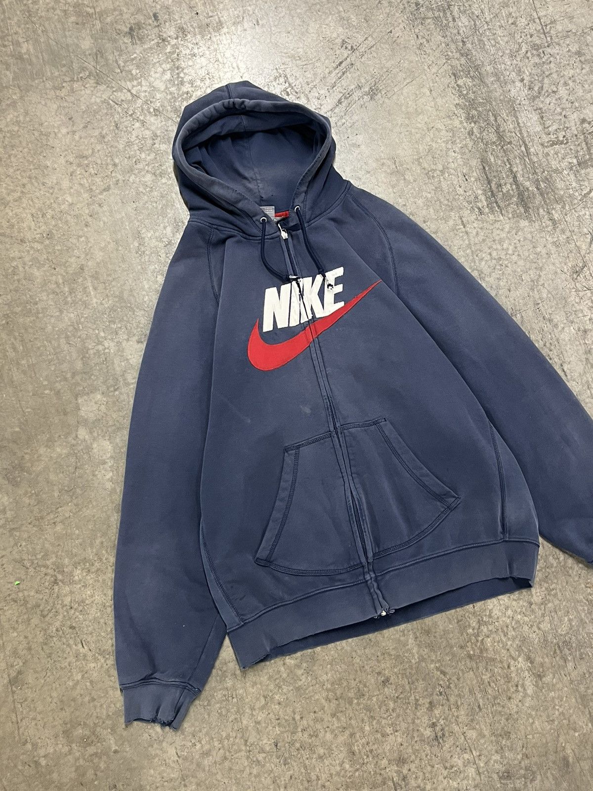 Nike × Vintage Nike y2k zip up hoodie boxy fit perfectly faded skater hype Size US XL / EU 56 / 4 - 2 Thumbnail