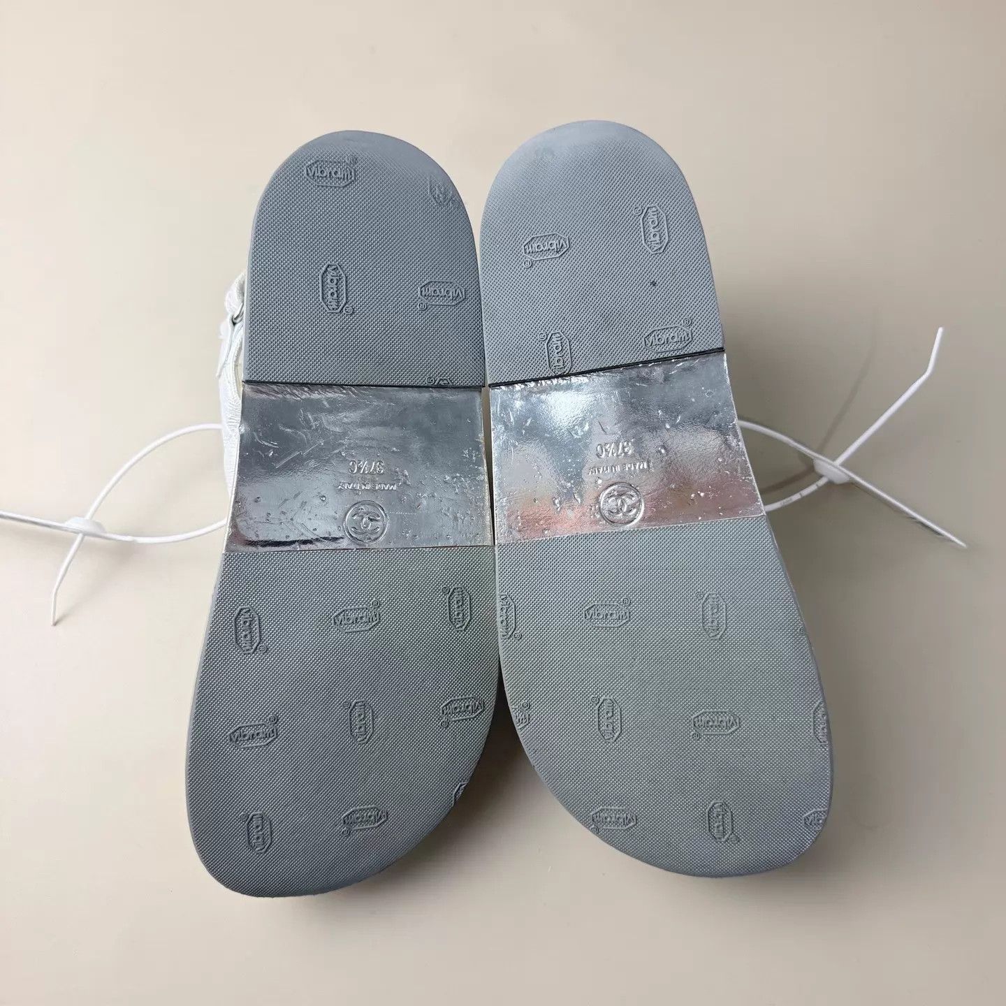 Chanel Chanel Silver CC Logo Sandals 37.5 95 New Size US 7 / IT 37 - 6 Thumbnail