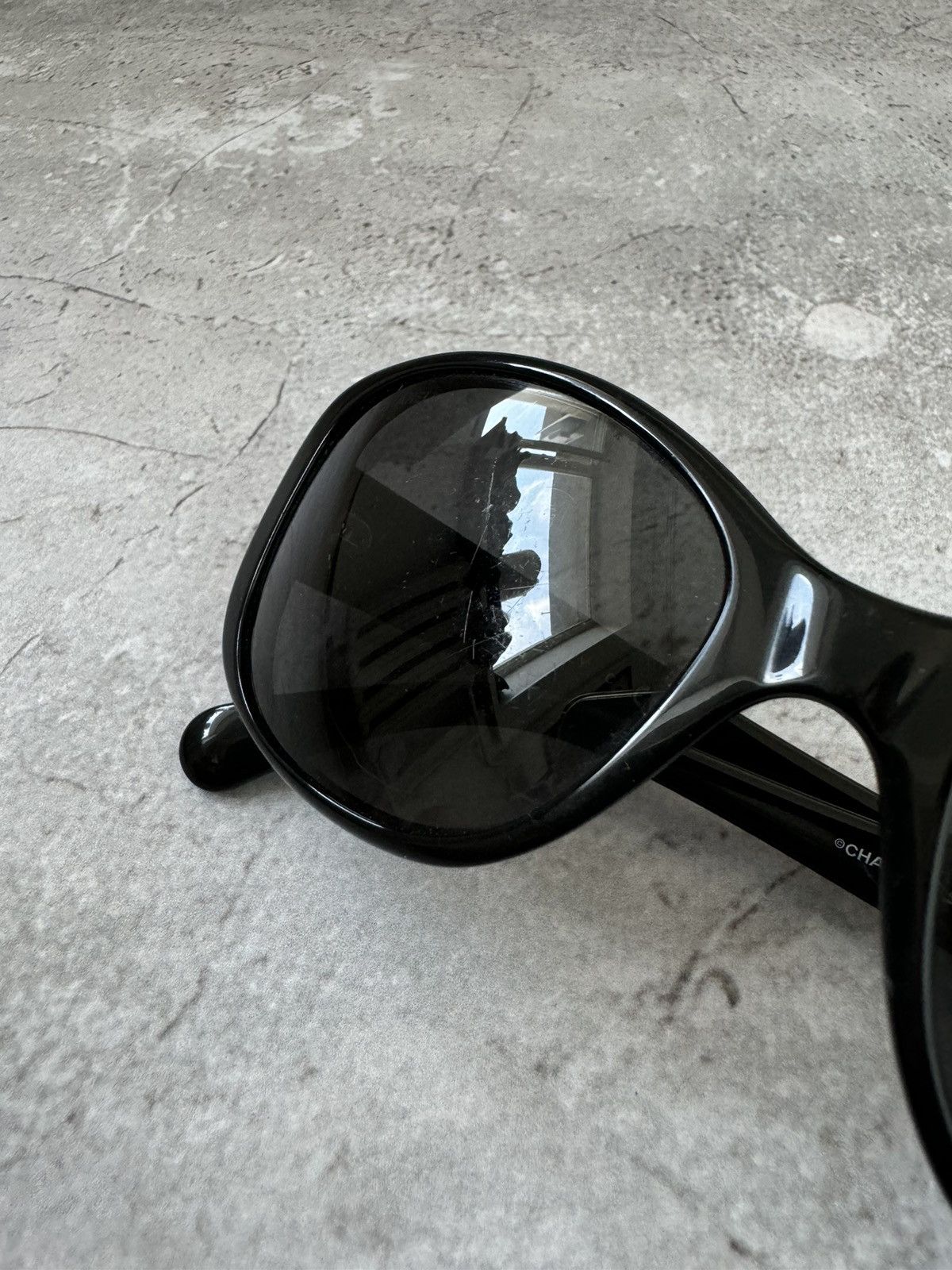Chanel Chanel Black Frame Quilted CC Logo Sunglasses 5189 Size ONE SIZE - 6 Thumbnail