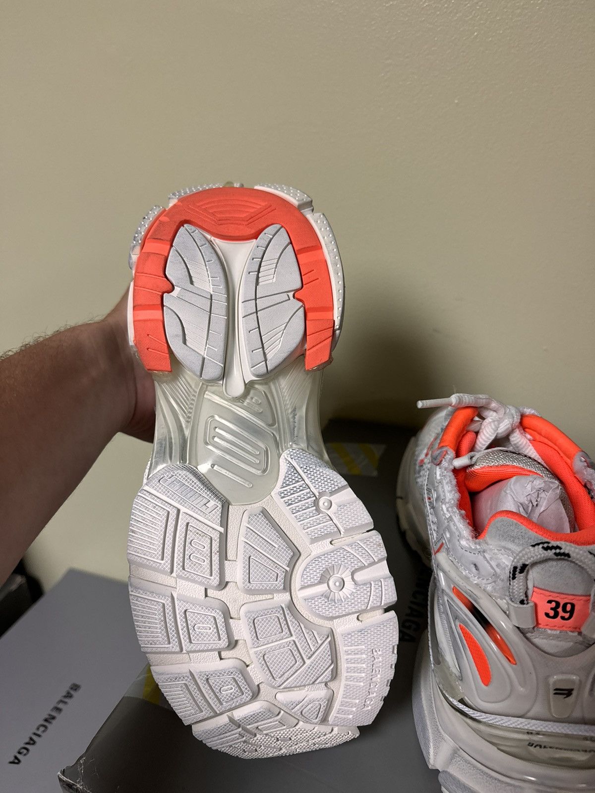 Balenciaga Balenciaga White Orange Runner 39 Size US 6 / EU 39 - 7 Thumbnail