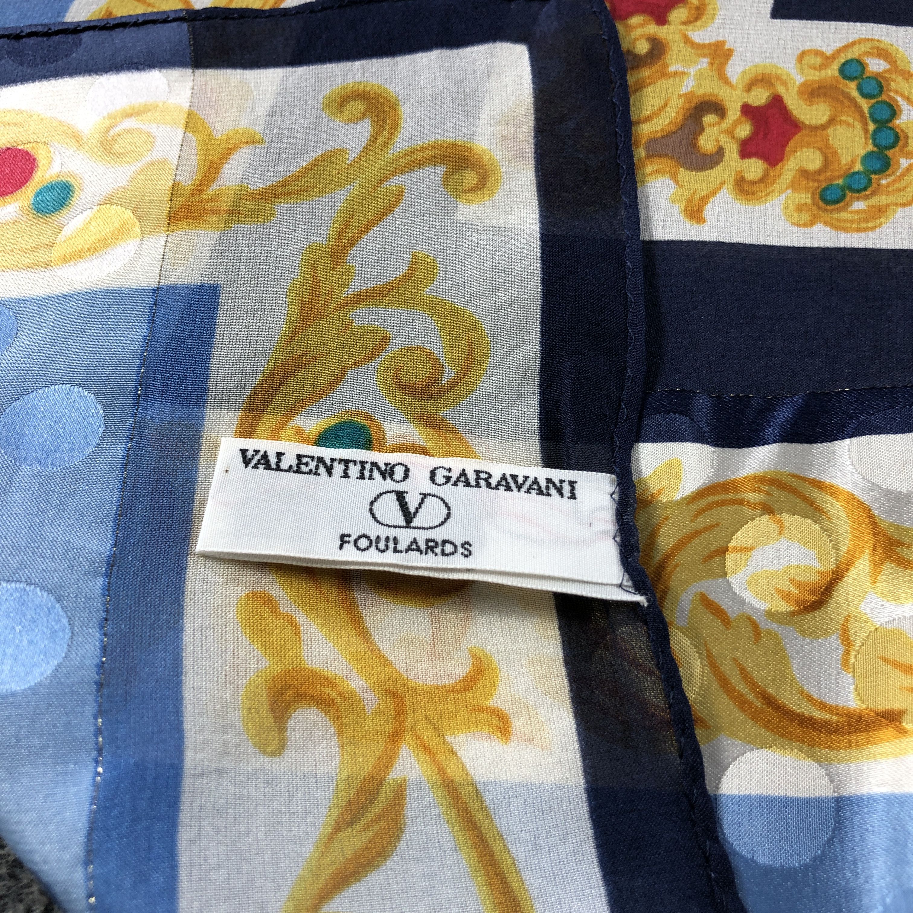 Japanese Brand Valentino Garavani Luxury Silk Scarf M1172 Size ONE SIZE - 5 Thumbnail