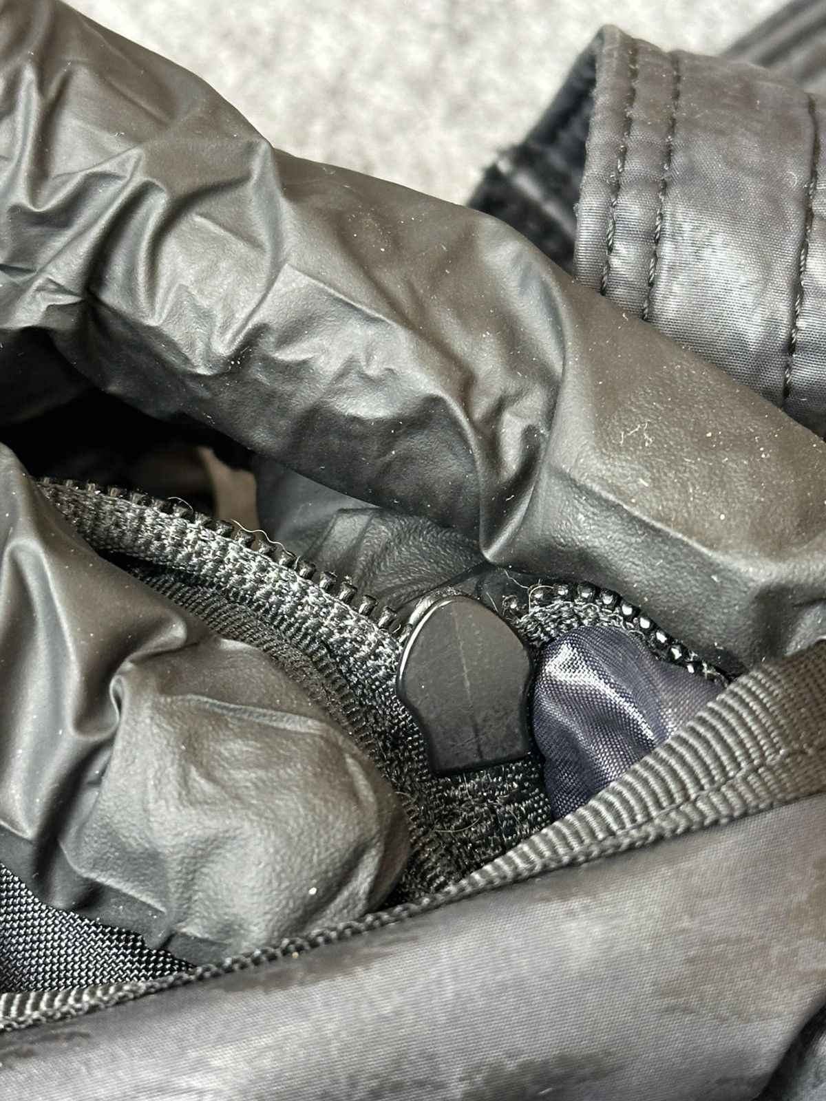 Porter Porter messenger bag with a wrinkled nylon. Size ONE SIZE - 15 Thumbnail