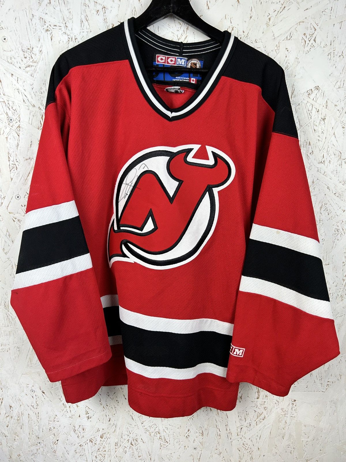 NHL Vintage CCM New Jersey Devils Niemela #23 Signed Jersey Size US M / EU 48-50 / 2 - 1 Thumbnail