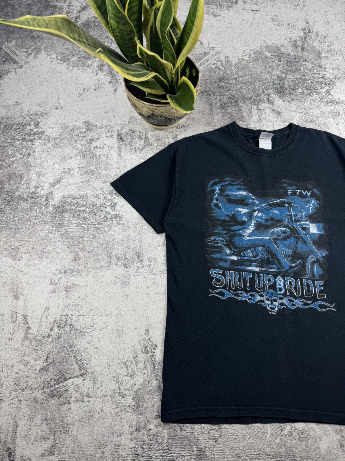 Band Tees Shut Up And Ride 2003 Vintage 90s Rock Tour Rap Moto Devil Band Tee T Shirt Size US L / EU 52-54 / 3 - 2 Thumbnail