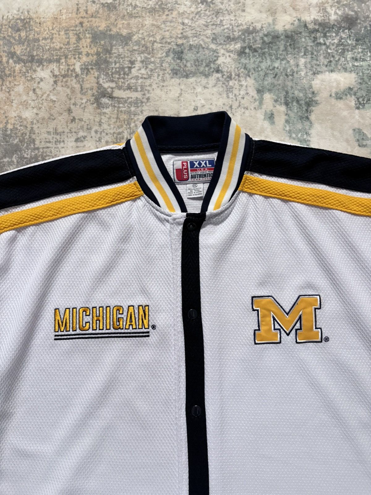 Vintage 90’s Michigan Wolverines Fully Embroidered Button Up Jersey Size US XXL / EU 58 / 5 - 2 Thumbnail