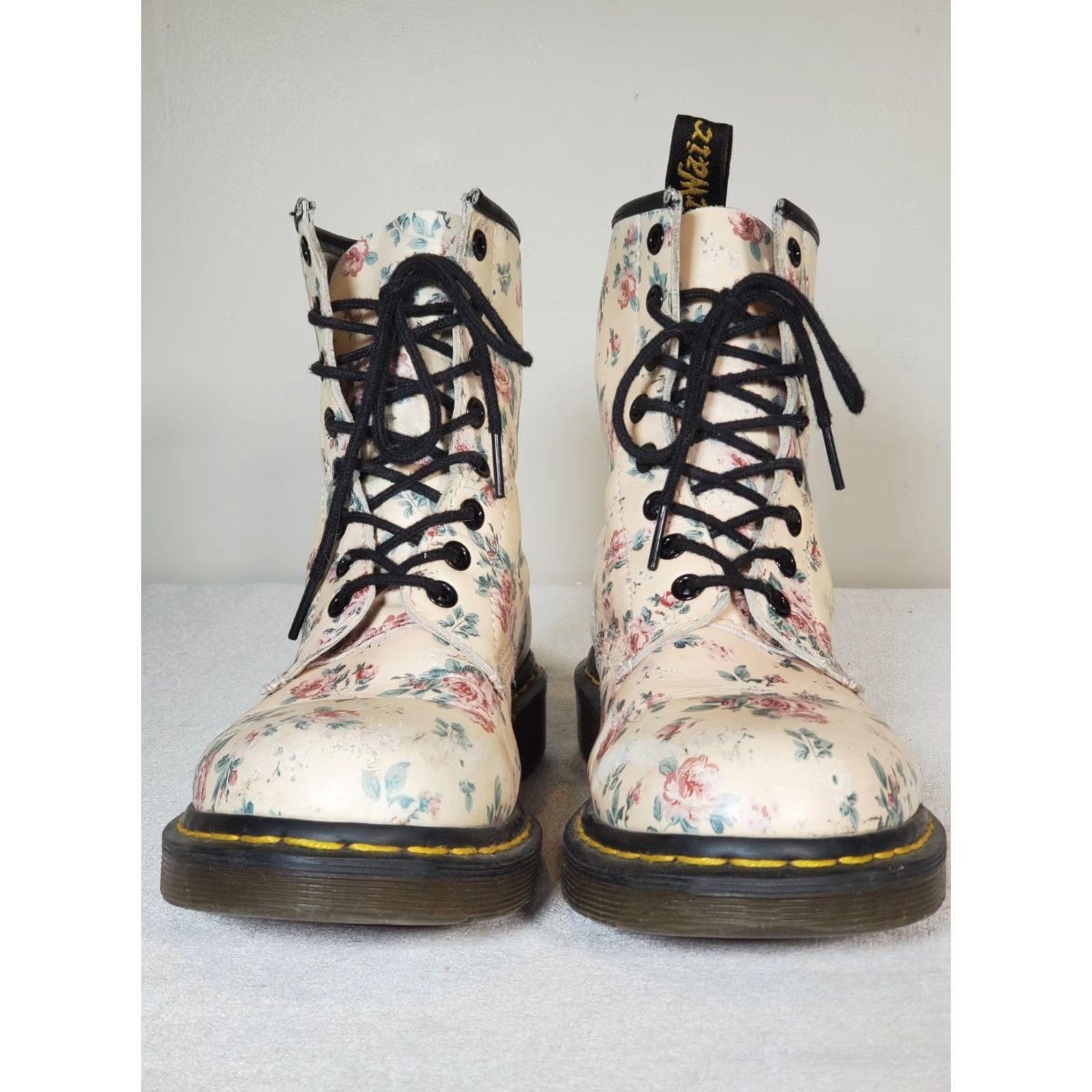 Dr. Martens VINTAGE Dr. Martens 1460 Boots Women’s US 8 Pink Rose 8-Eye Leather Softy T Combat Casual Workwear Grunge Hippie Retro Streetwear Flower Roses Size US 8 / IT 38 - 6 Thumbnail