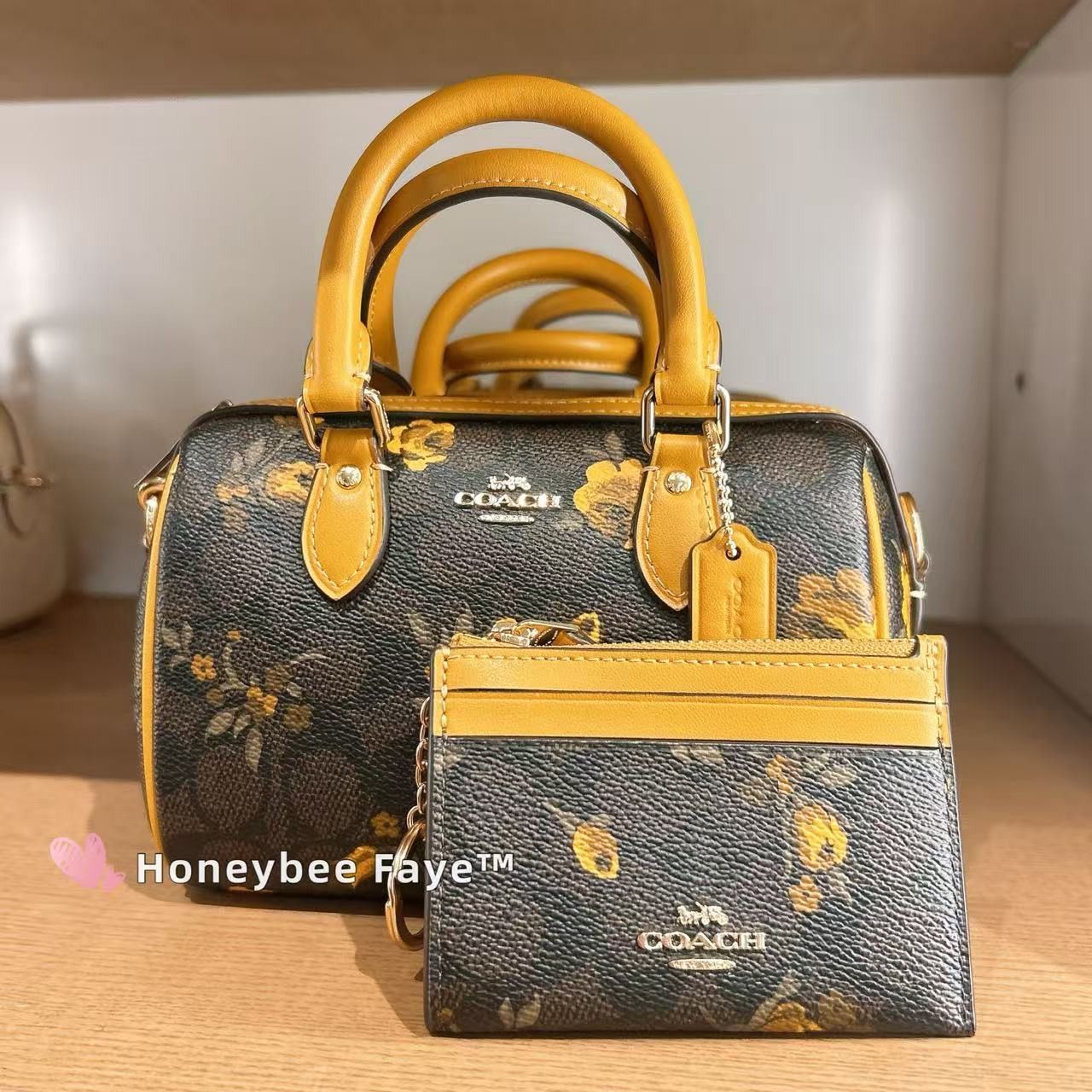 Coach Mini Skinny Id Case In Signature Canvas With Floral Size ONE SIZE - 3 Thumbnail