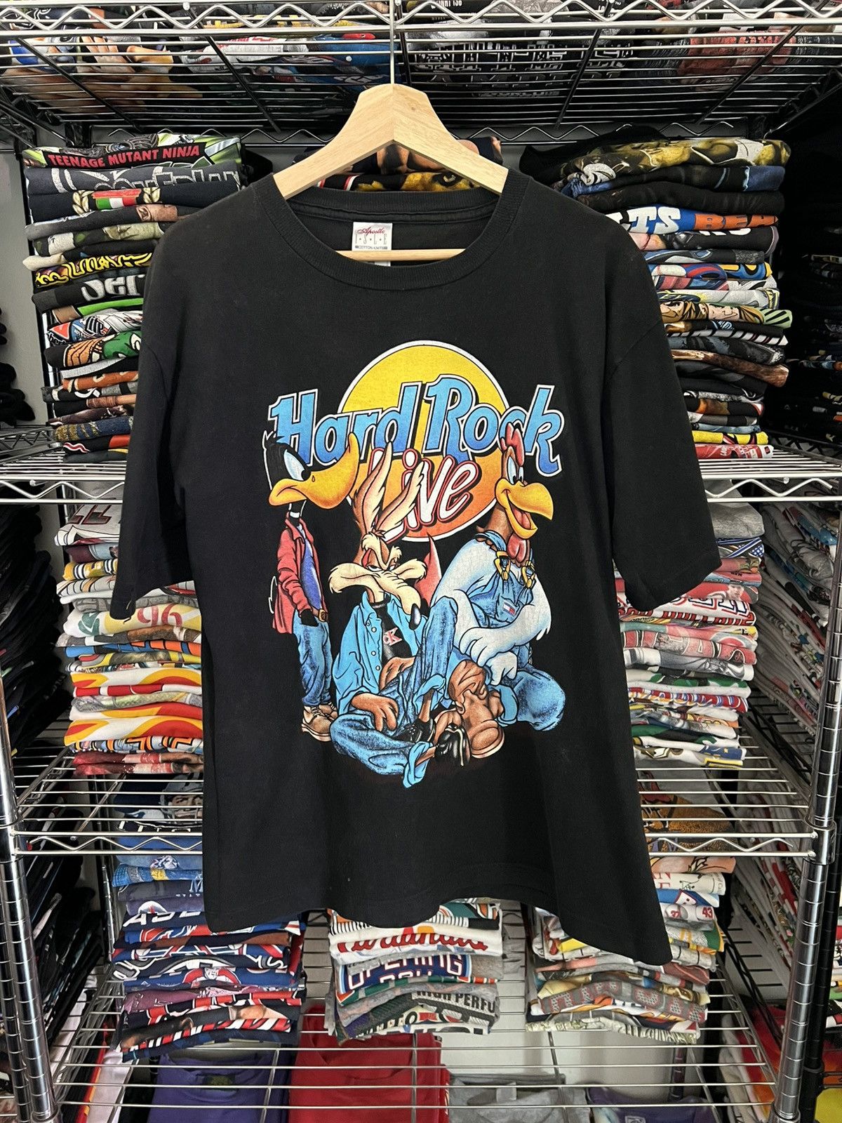 Hard Rock Cafe 90s HRC Looney Tunes Coyote Daffy Duck Foghorn Leghorn Wile Size US XL / EU 56 / 4 - 1 Thumbnail