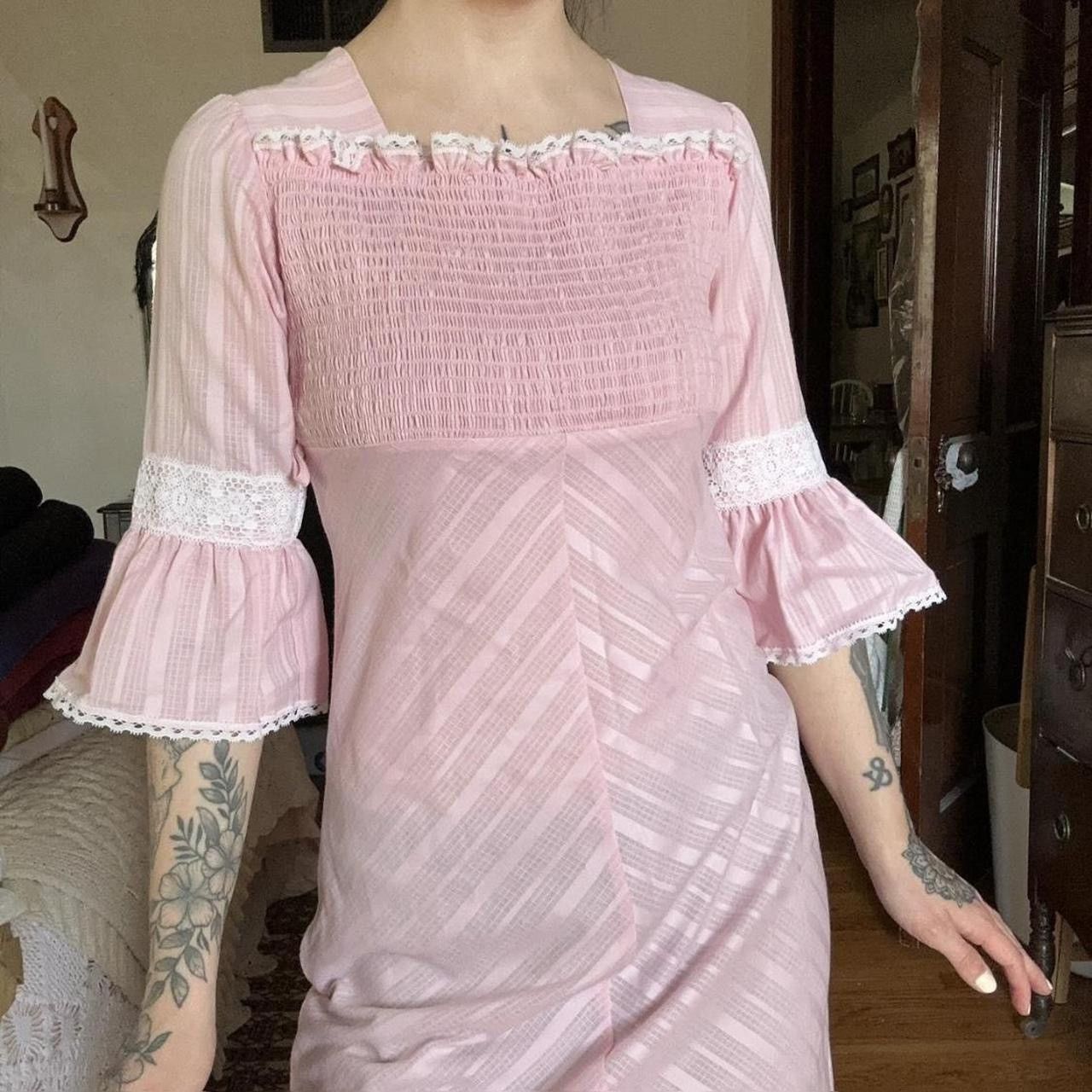 Vintage Vintage 70s handmade pink milkmaid dress Size XS / US 0-2 / IT 36-38 - 2 Thumbnail