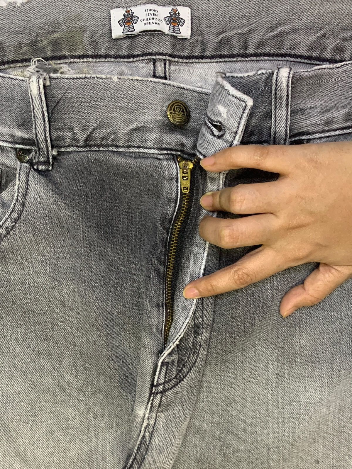 Japanese Brand Vintage Japanese Brand Buckle Back Cargo Baggy Jeans Size US 36 / EU 52 - 3 Thumbnail