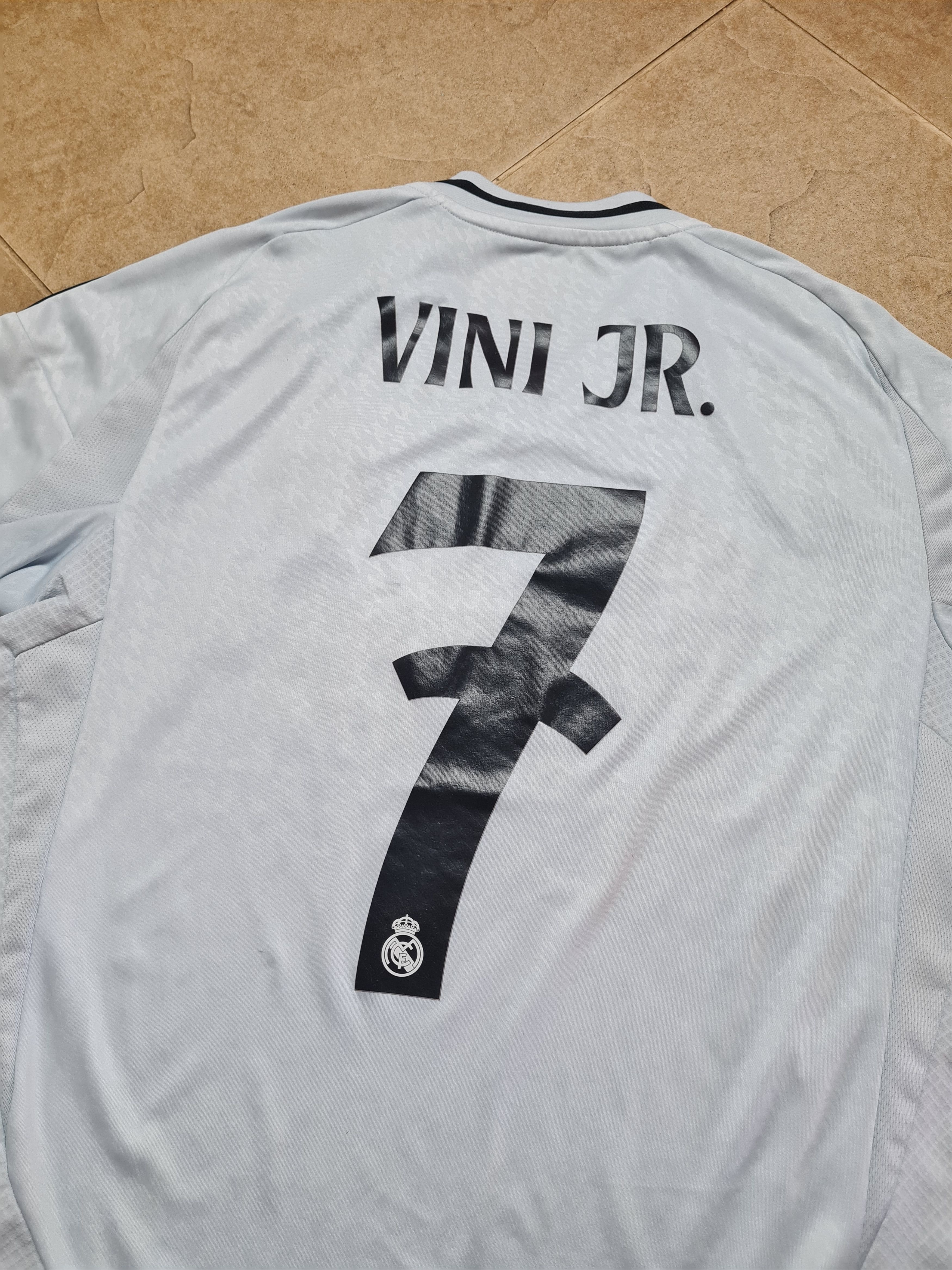 Adidas Adidas Real Madrid Home 24/25 Soccer Jersey Vini Jr 7 IU5011 Size US M / EU 48-50 / 2 - 19 Thumbnail