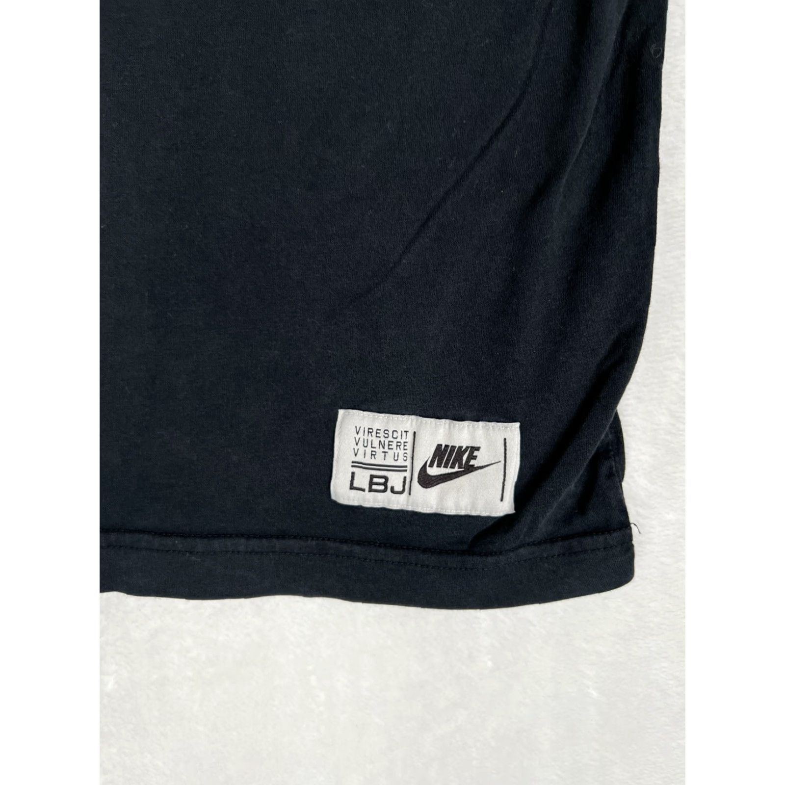 Nike VINTAGE Nike Lebron James T-Shirt XL Black Men King James “Triple Double Machine” Sports Classic 2000s Mens Size US XL / EU 56 / 4 - 2 Thumbnail