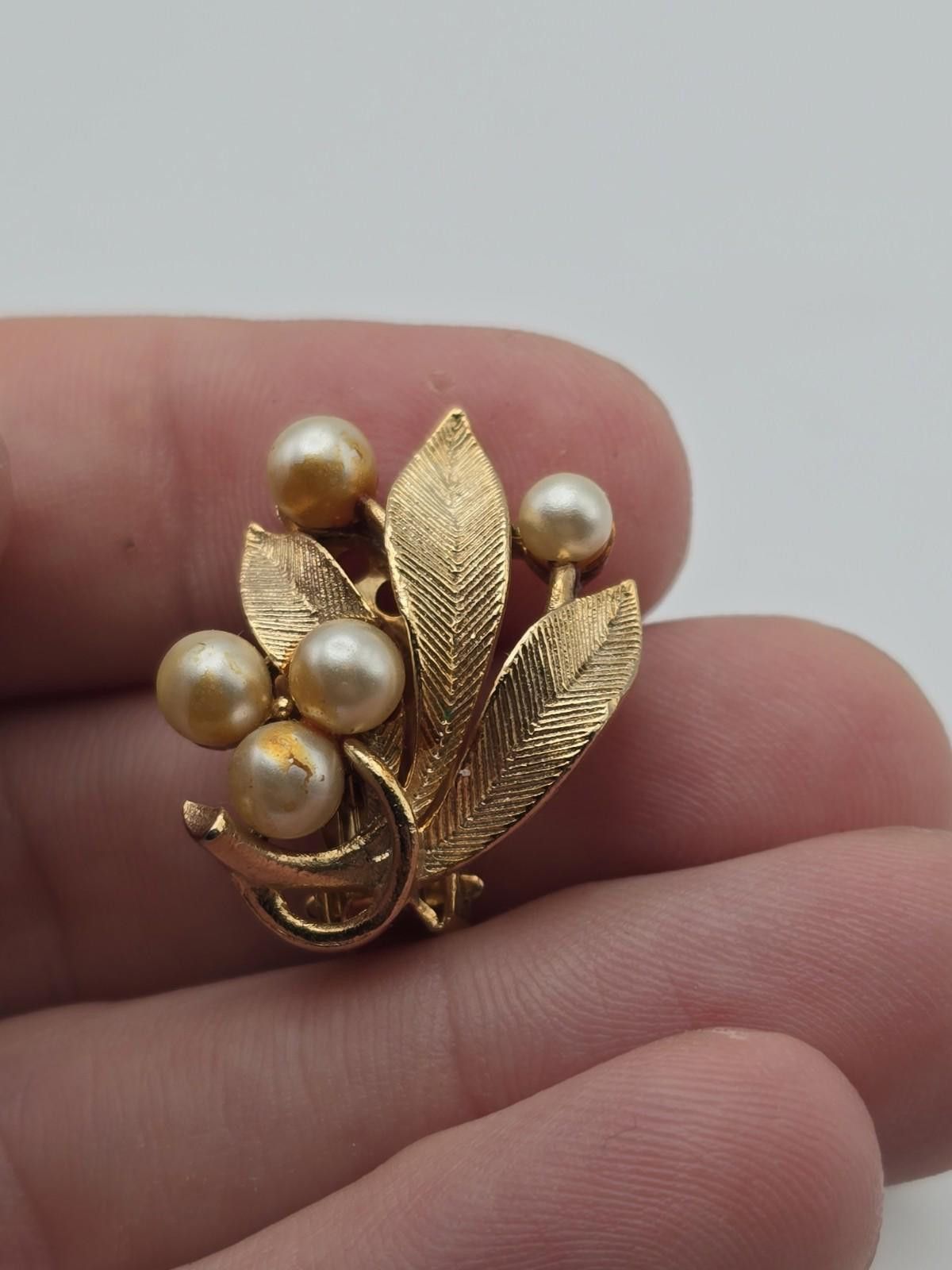 Other Vintage Lisner Faux Pearl Brooch & Earring Set Size ONE SIZE - 8 Thumbnail