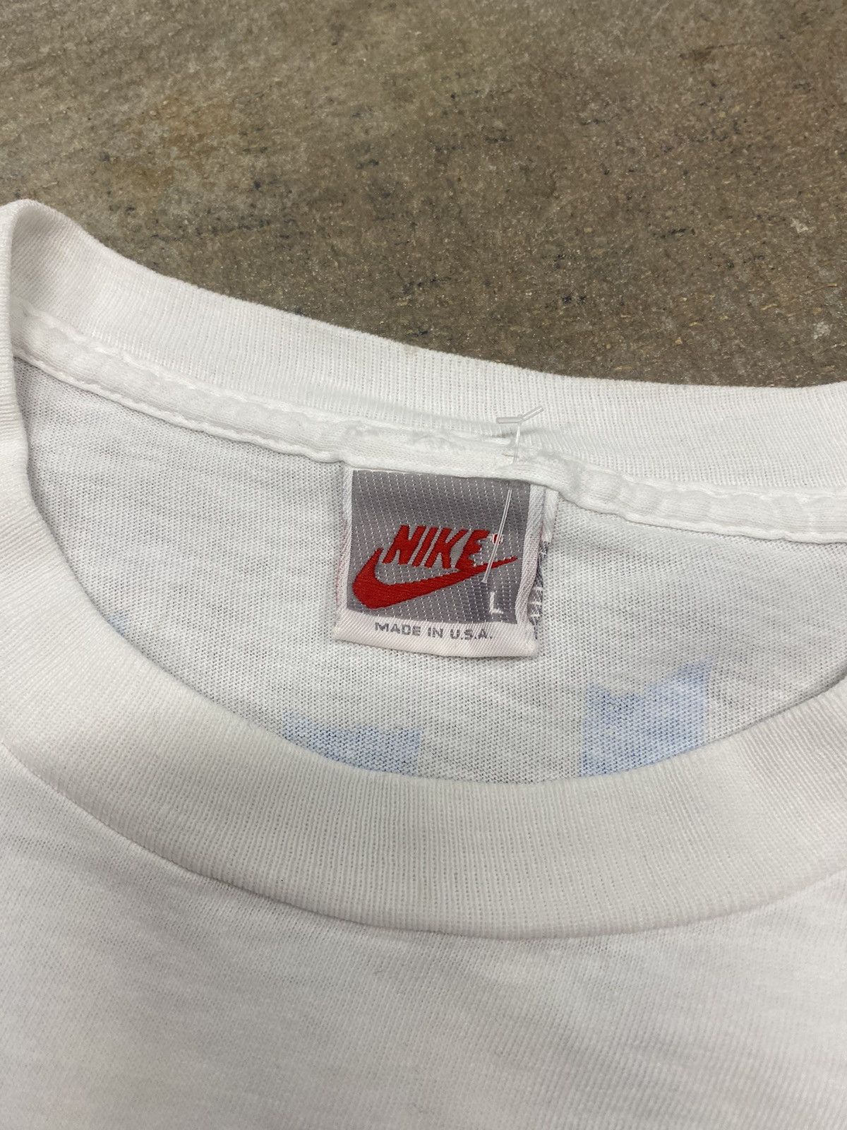 Nike × Vintage Vintage 90’s Nike Sportswear Cropped Graphic T-Shirt Size US L / EU 52-54 / 3 - 7 Thumbnail