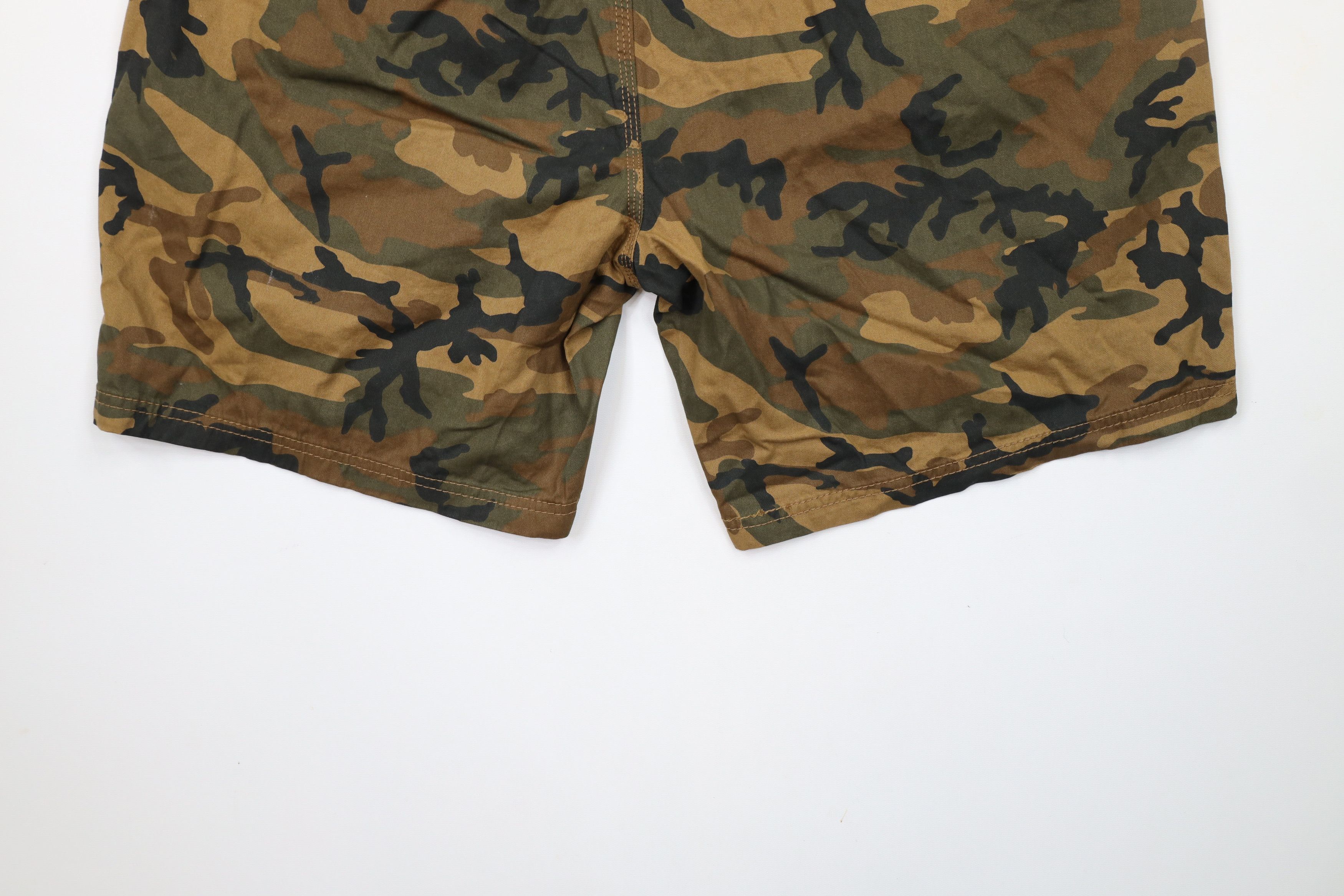 Crooks & Castles × Vintage Vintage Crooks & Castles Out Above Knee Camouflage Shorts Size US 36 / EU 52 - 11 Thumbnail