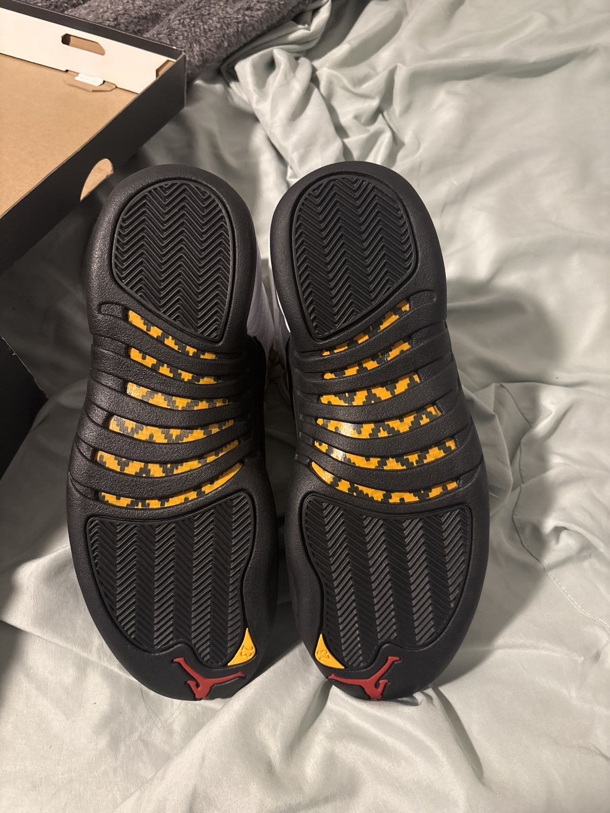 Jordan Brand Jordan retro 12 taxi Size US 9 / EU 42 - 7 Thumbnail