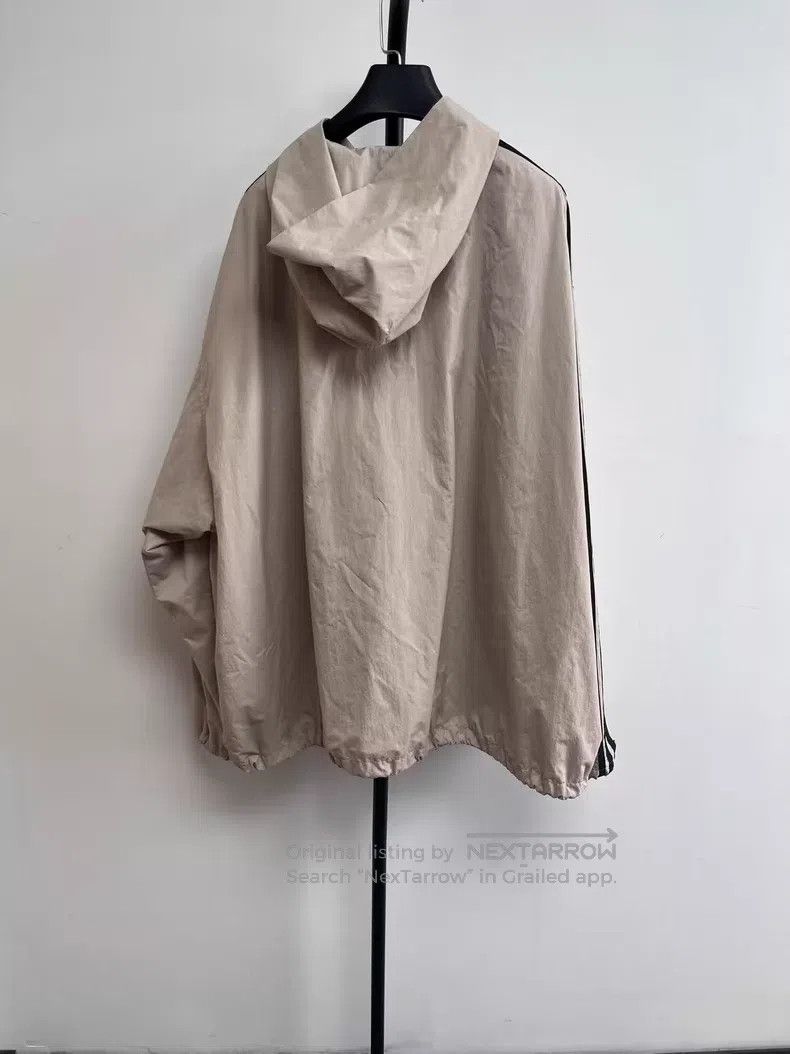 Balenciaga Balenciaga Printed Hooded Zip Long Sleeve Jacket Size US S / EU 44-46 / 1 - 2 Thumbnail