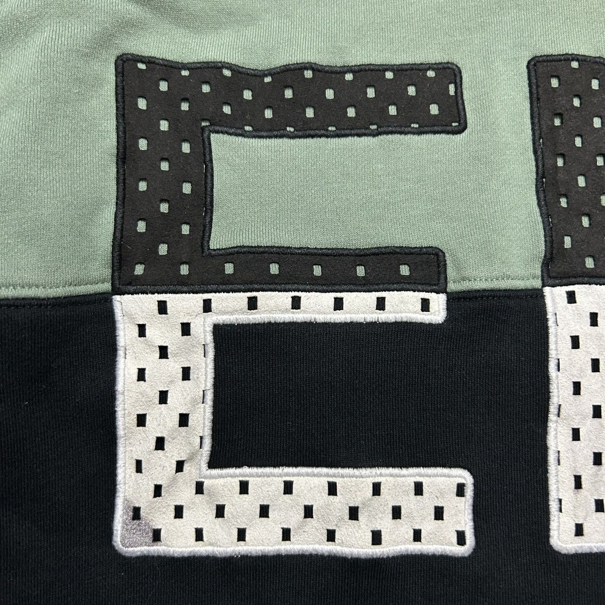Fendi FENDI Big Logo Sweatshirt 2021 AW Size US M / EU 48-50 / 2 - 10 Thumbnail