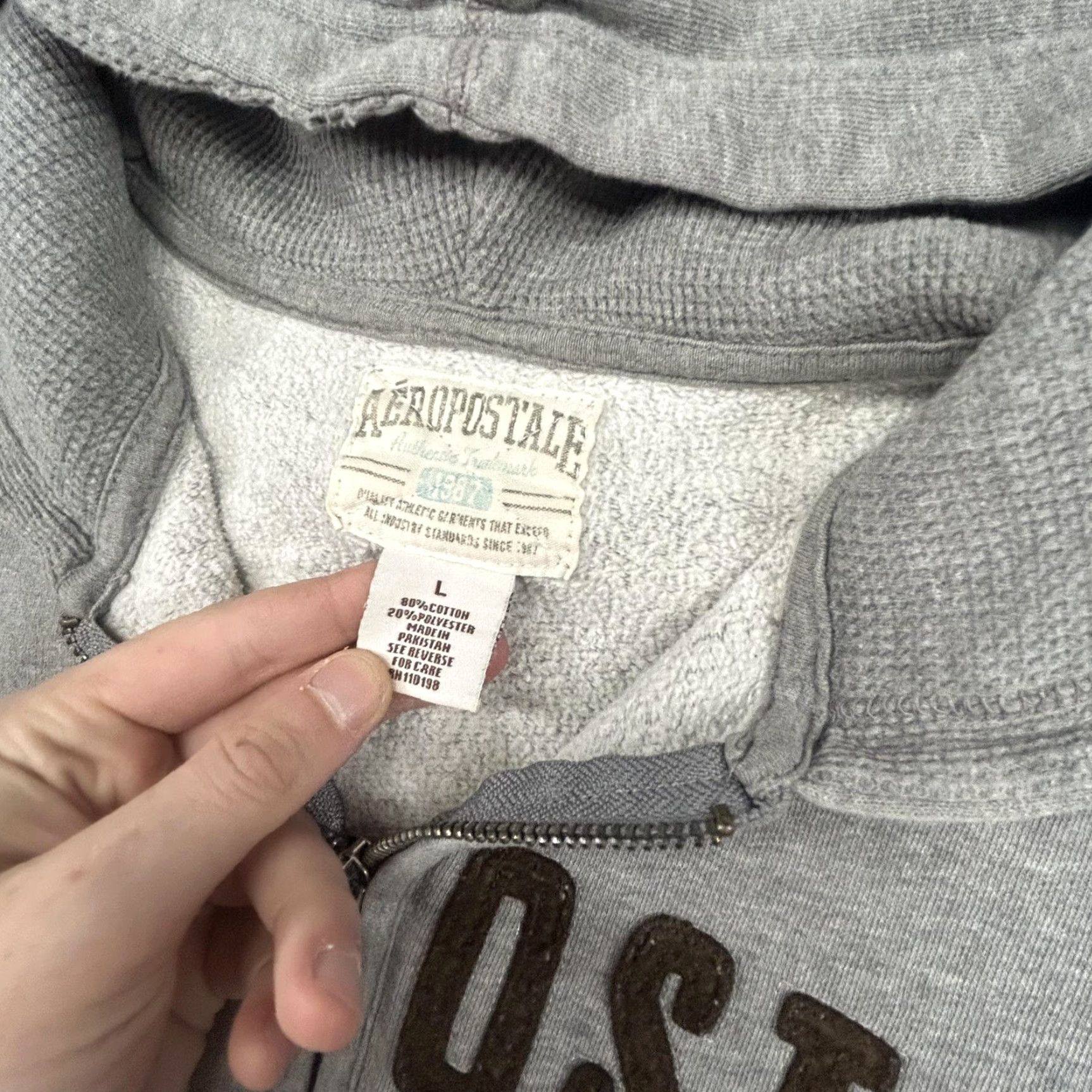 Aeropostale VINTAGE Aeropostale Hoodie Mens Large Gray 1/4 Zip Pullover Kangaroo Logo Sweatshirt Size US L / EU 52-54 / 3 - 4 Thumbnail