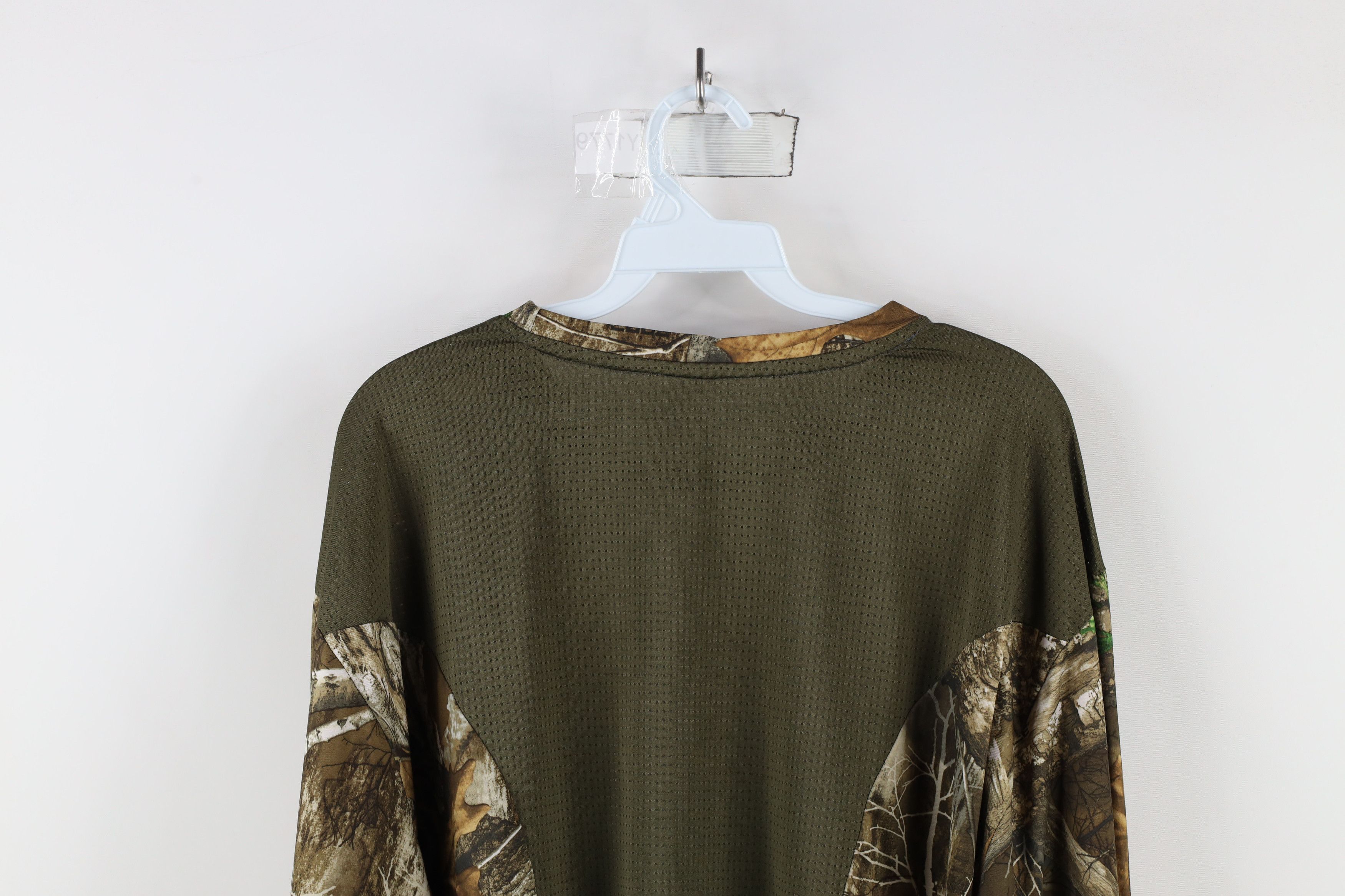 Vintage Streetwear Tech Realtree Edge Camouflage Long Sleeve T-Shirt Size US XXL / EU 58 / 5 - 11 Thumbnail