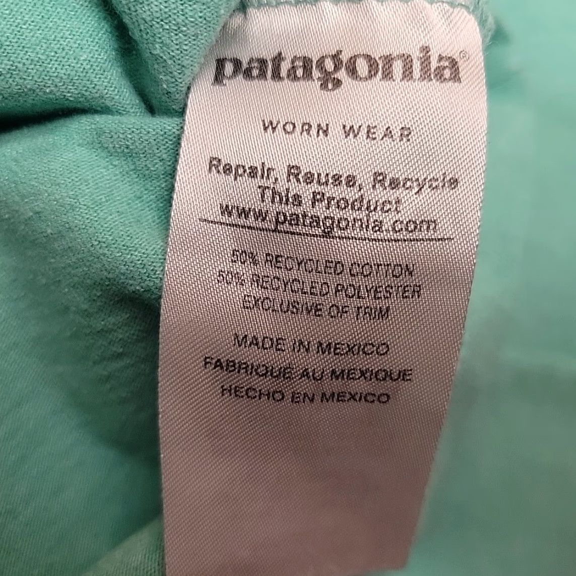 Patagonia VINTAGE Patagonia Shirt Men S Green Responsibili-tee Long Sleeve Recycled Fair Trade TEE Size US S / EU 44-46 / 1 - 4 Thumbnail