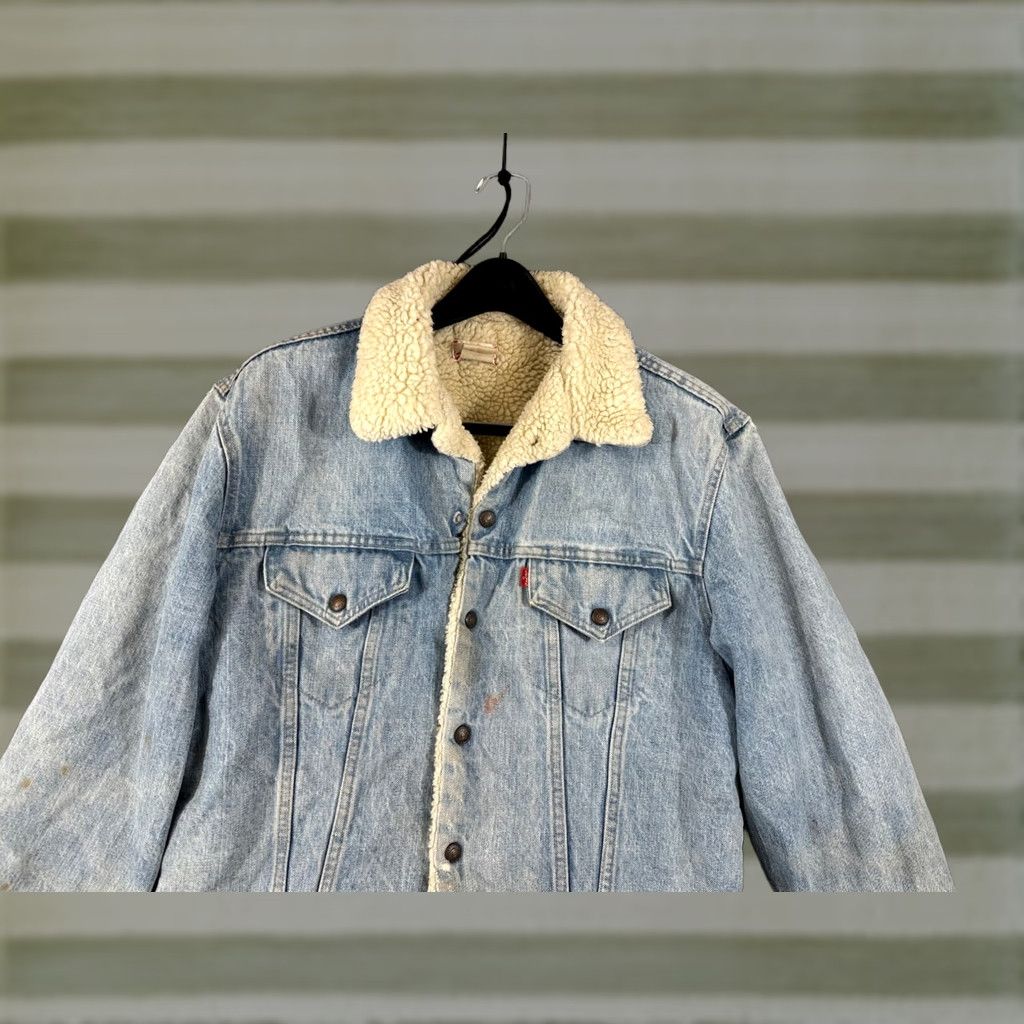 Levi's VINTAGE Levi’s Trucker Jacket Mens S Blue Denim Sherpa Fleece Weathered 1980s Button Front Regular Size S Mens Jacket Blue 80s Outdoor Weathered Size US S / EU 44-46 / 1 - 1 Thumbnail