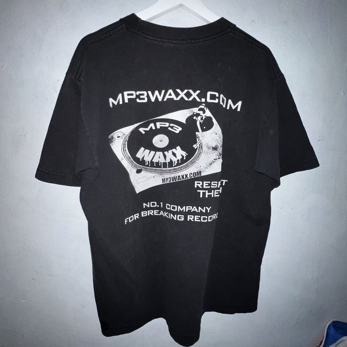 Vintage 22x27 Vintage MP3 WAXX Promo T-Shirt We Break Records XL Size US XL / EU 56 / 4 - 4 Thumbnail