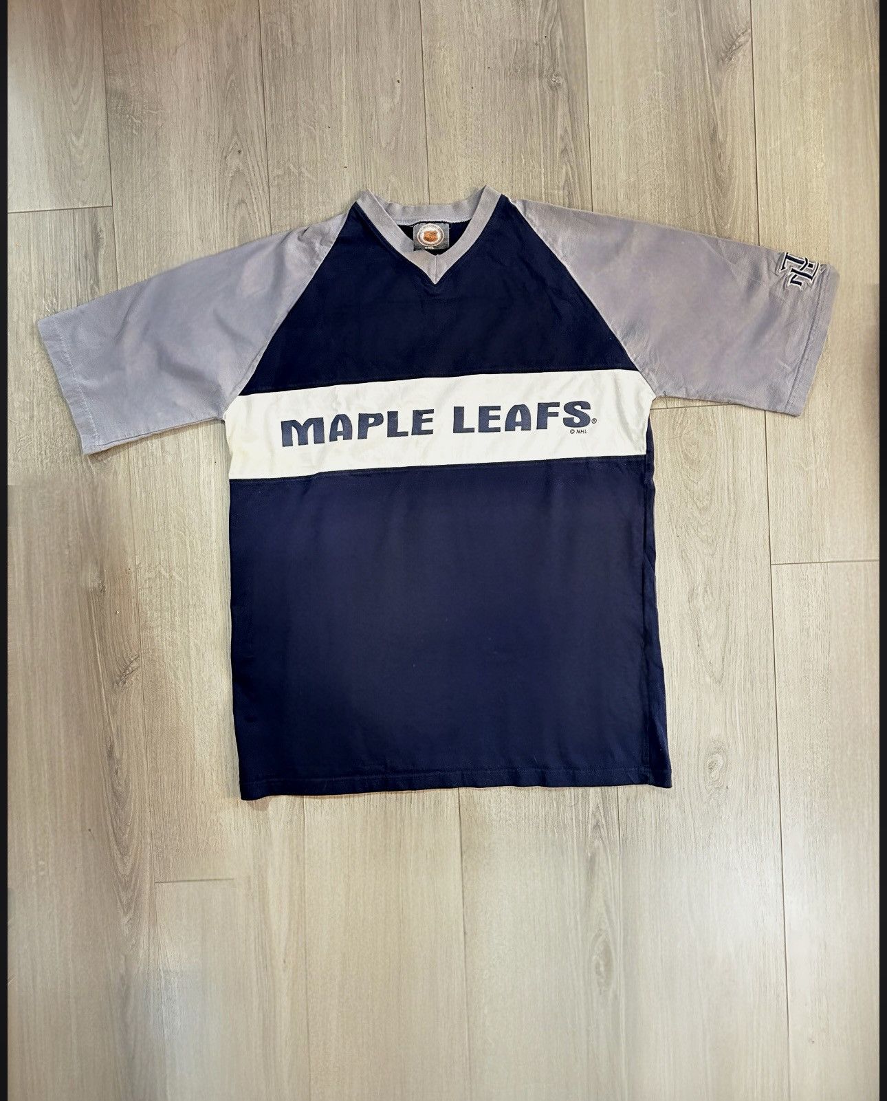 NHL Vintage 90s Toronto Maple Leafs NHL Navy V-Neck Tee Size US L / EU 52-54 / 3 - 2 Thumbnail