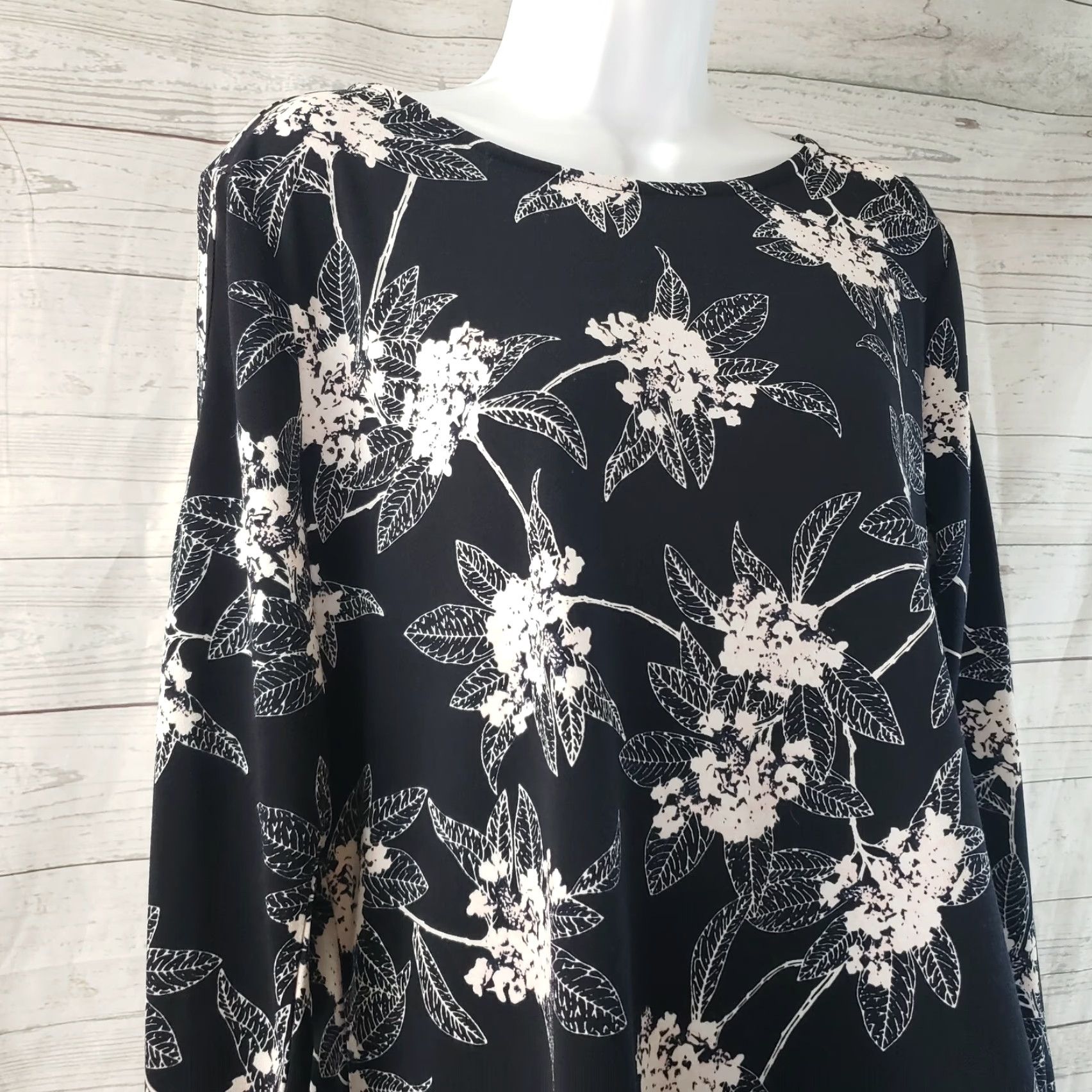 Pinko 41 Hawthorn Womens Printed Top Blouse Long Sleeve Size Large Black Pink Floral Overview Womens 90s Event Vintage No Mens Womens Size L / US 10 / IT 46 - 2 Thumbnail