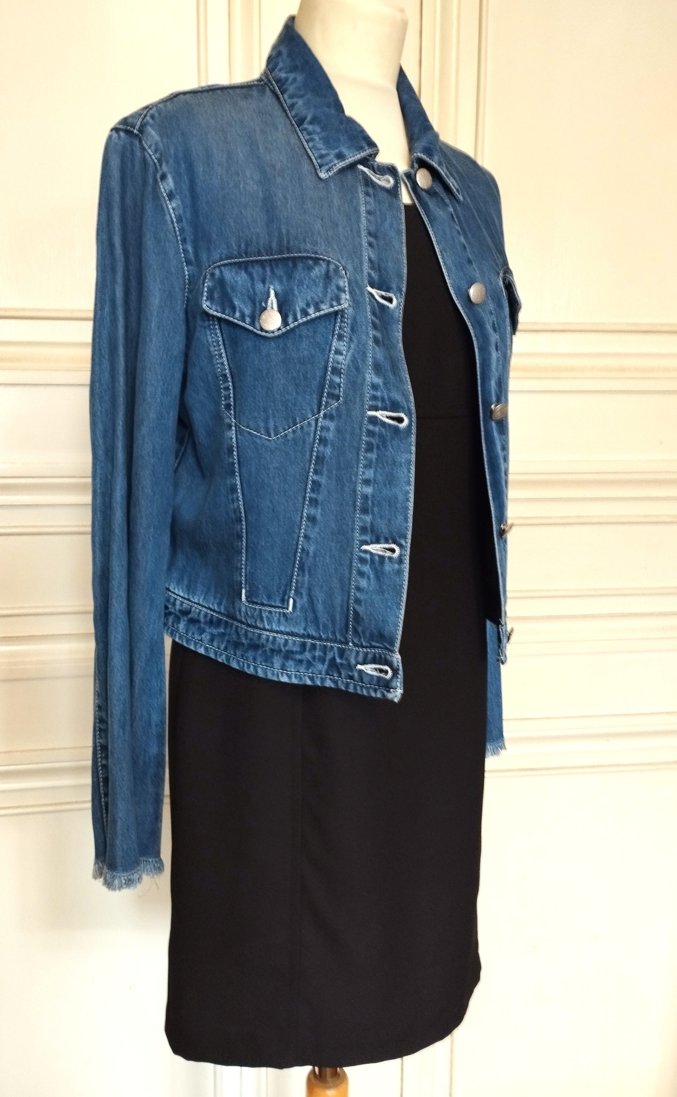 Jean Paul Gaultier Jean Paul Gaultier 4 piéces en 1 Collector T M Size M / US 6-8 / IT 42-44 - 6 Thumbnail