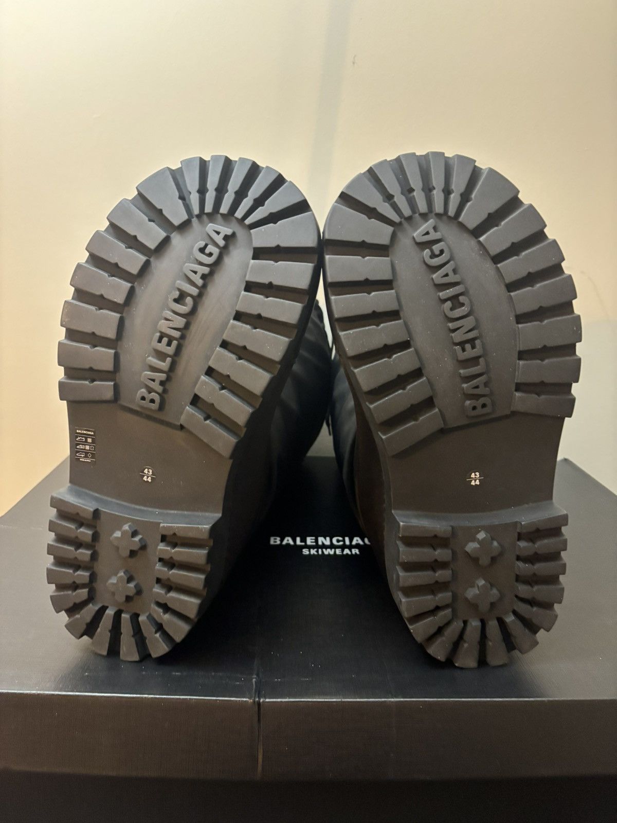 Balenciaga Balenciaga Alaska High Nylon Ski Boots Black Size US 11 / EU 44 - 9 Thumbnail